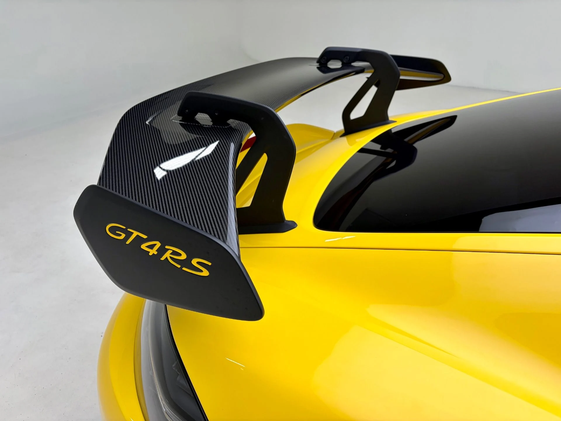 mph004_2802115811_Used_2023_Porsche_718_Cayman_GT_4_RS_1777938795_1e594aa979