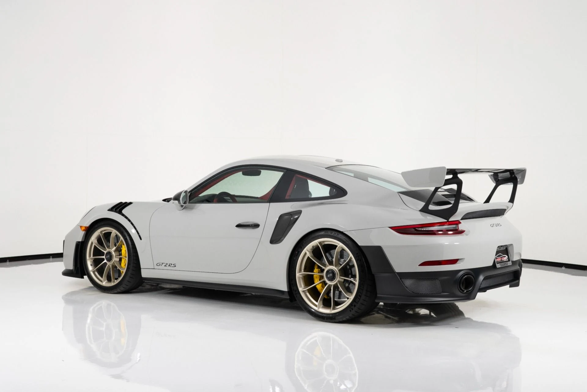 mph004_2812631563_Used_2018_Porsche_911_GT_2_RS_1756256413_a800249942