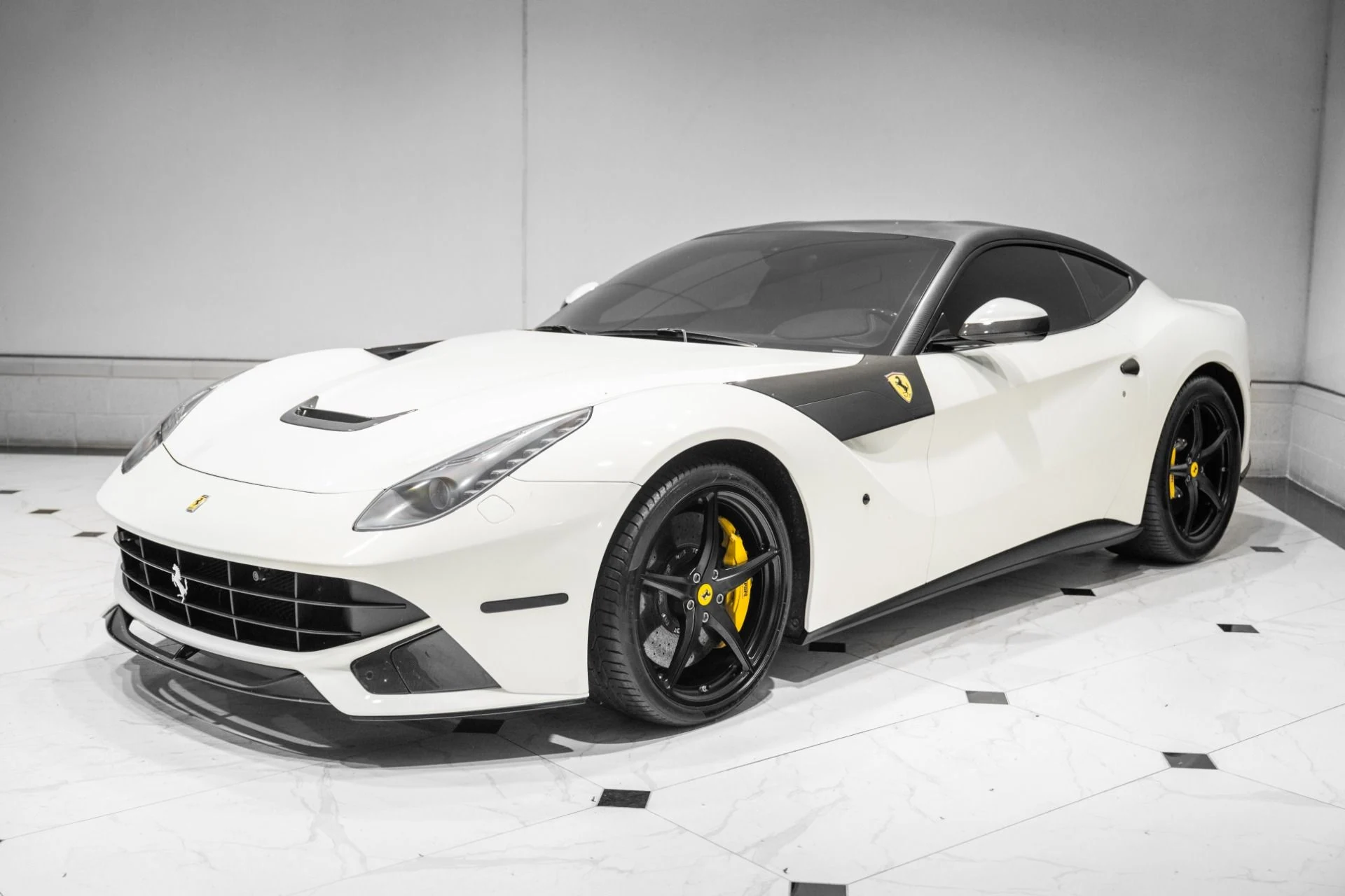mph004_2814261429_Used_2017_Ferrari_F12berlinetta_1784393141_e7cc618af3