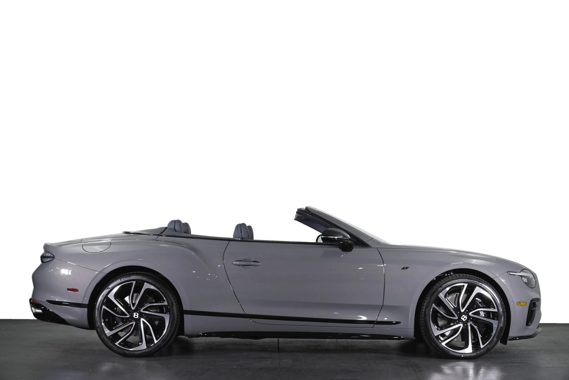 mph004_2819231153_New_2026_Bentley_Continental_GTC_S_1779813557_961fcc3eb9