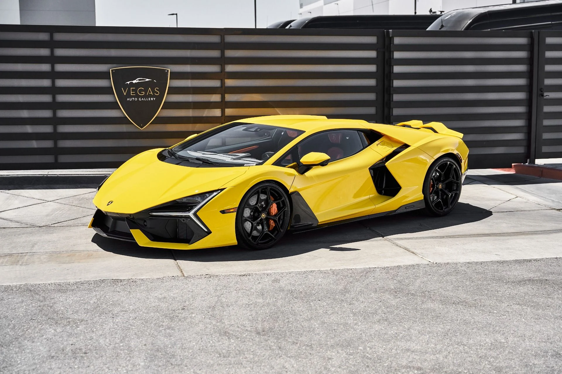 mph004_282527275_Used_2025_Lamborghini_Revuelto_Base_1780084747_cc90f3c5e1