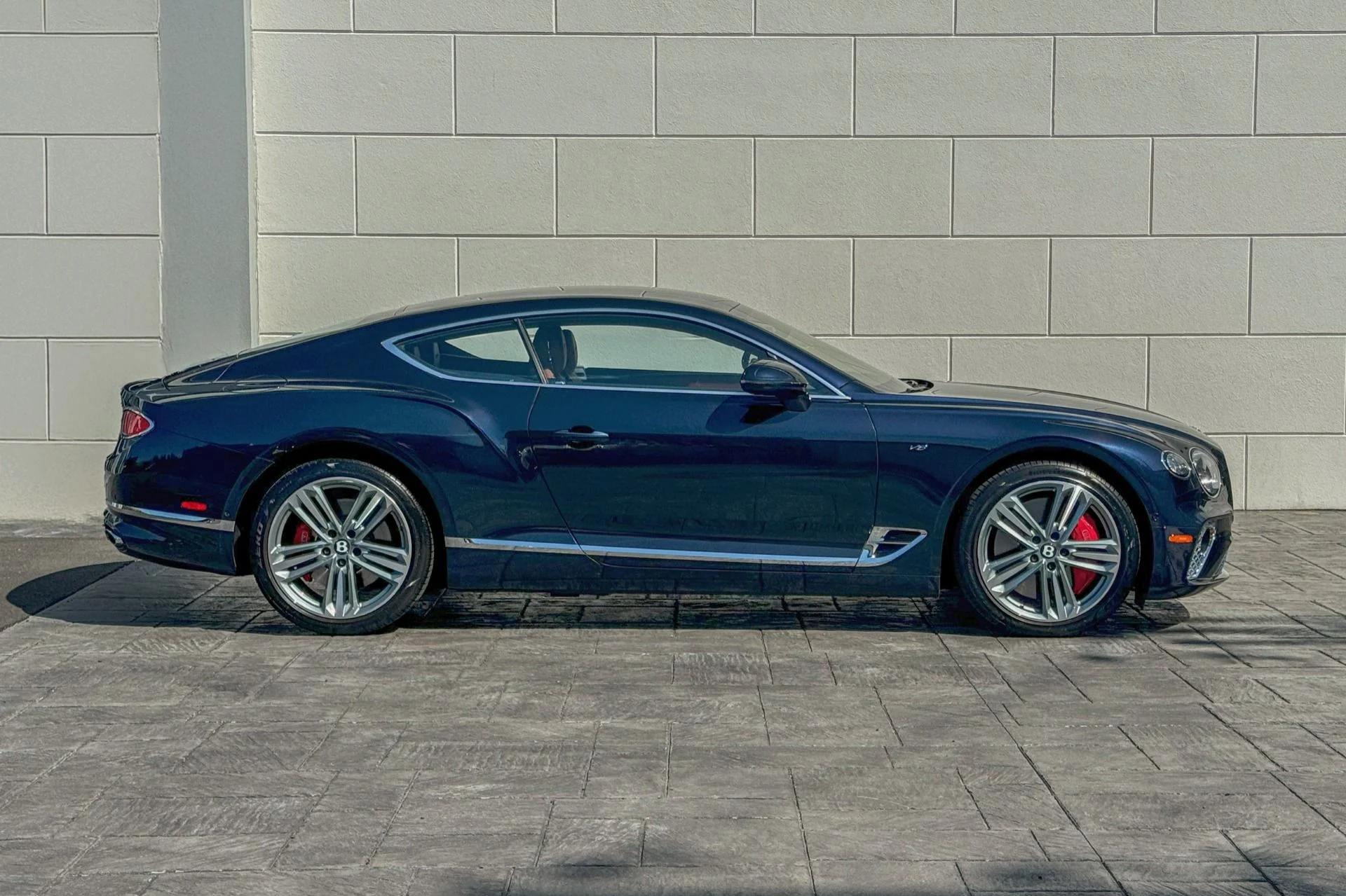 mph004_2832278557_Used_2022_Bentley_Continental_GT_V8_1745237413_244fd3222b