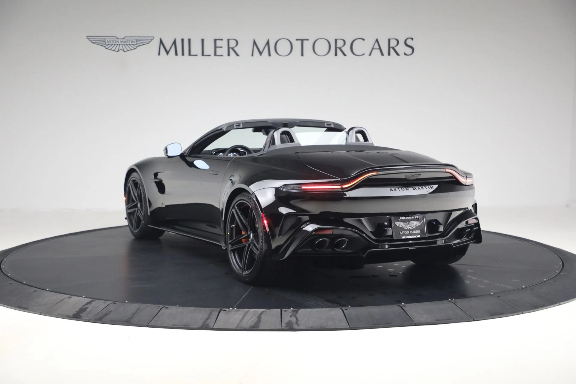 mph004_2832534967_New_2026_Aston_Martin_Vantage_S_Roadster_1790281816_8c492d859b