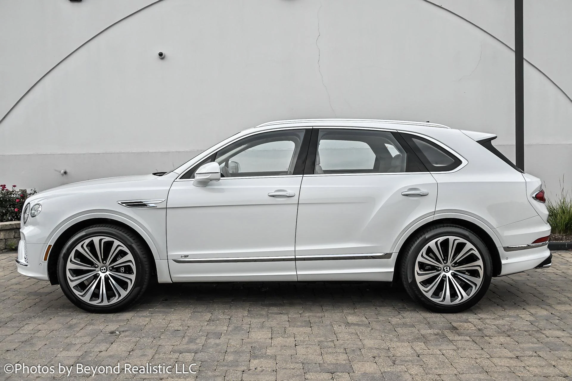 mph004_283284793_Used_2022_Bentley_Bentayga_V8_Mulliner_Driving_Specification_1755763420_80e5d30379
