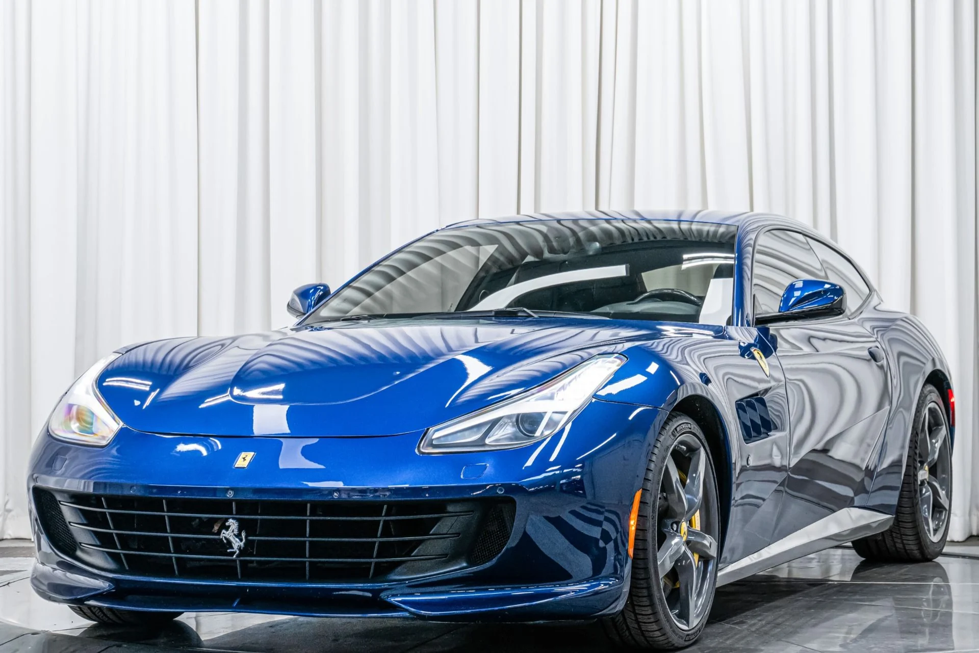 mph004_284024413_Used_2019_Ferrari_GTC_4_Lusso_V12_1762197599_69e215b491