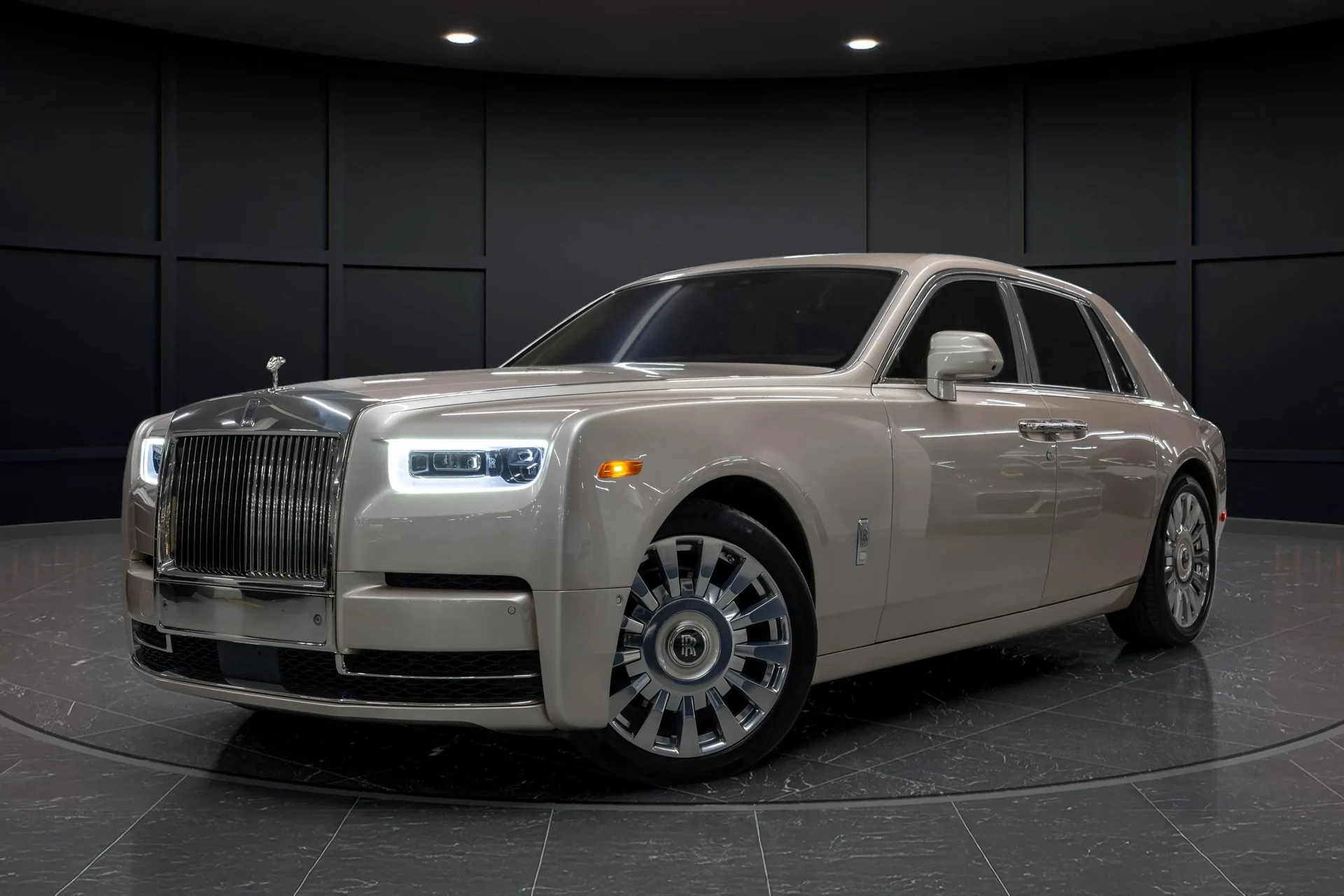 mph004_2845399382_985349d5_9945_4900_b57f_a429b1667f26_201920_Rolls_Royce20_Phantom2028_SCA_687_S59_KU_10466929_2_02d580c1f9