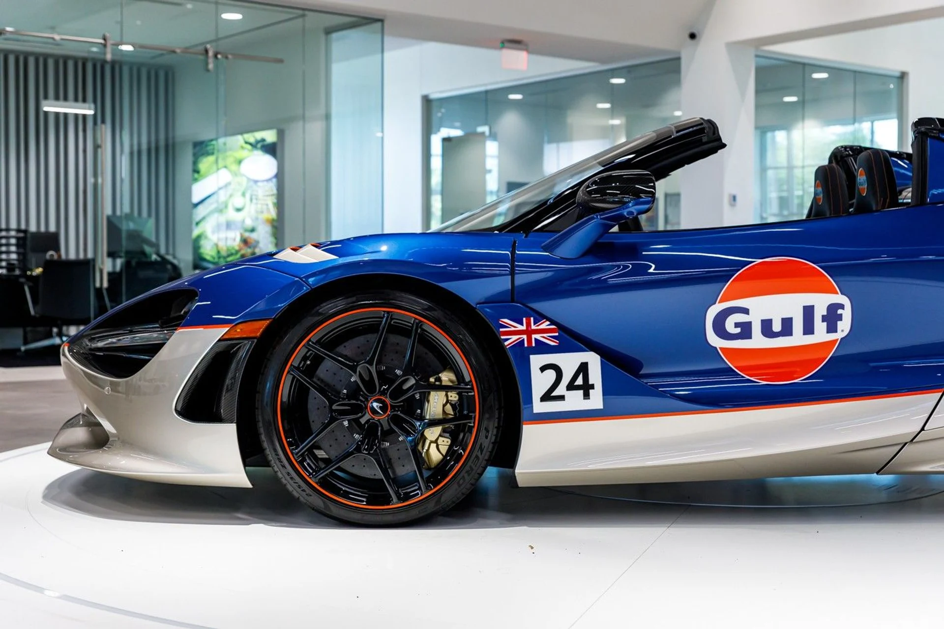 mph004_2854655334_430_p5_l_25b94f91c7