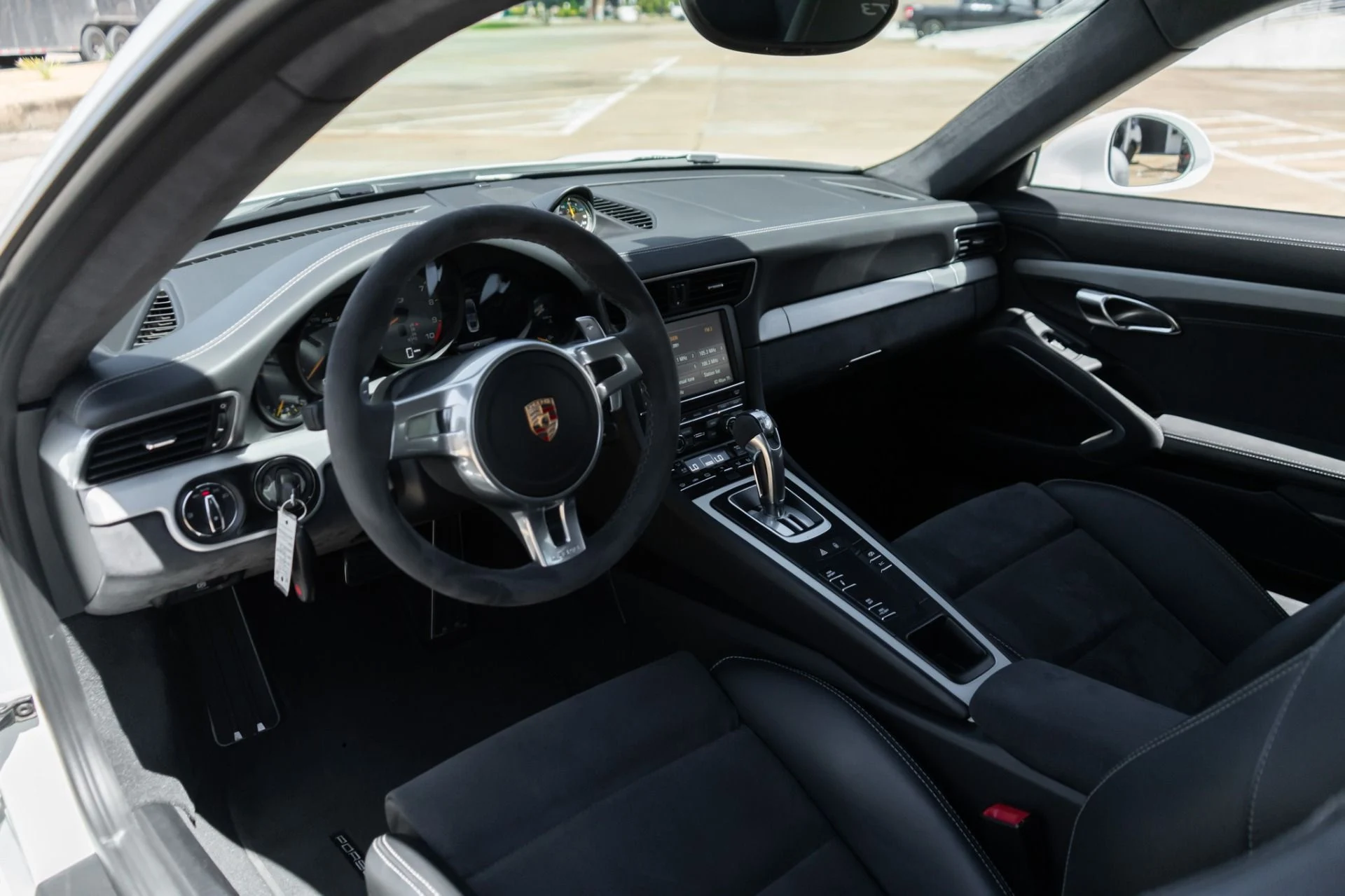 mph004_285748848_Used_2015_Porsche_911_GT_3_1787087006_6a94f93027