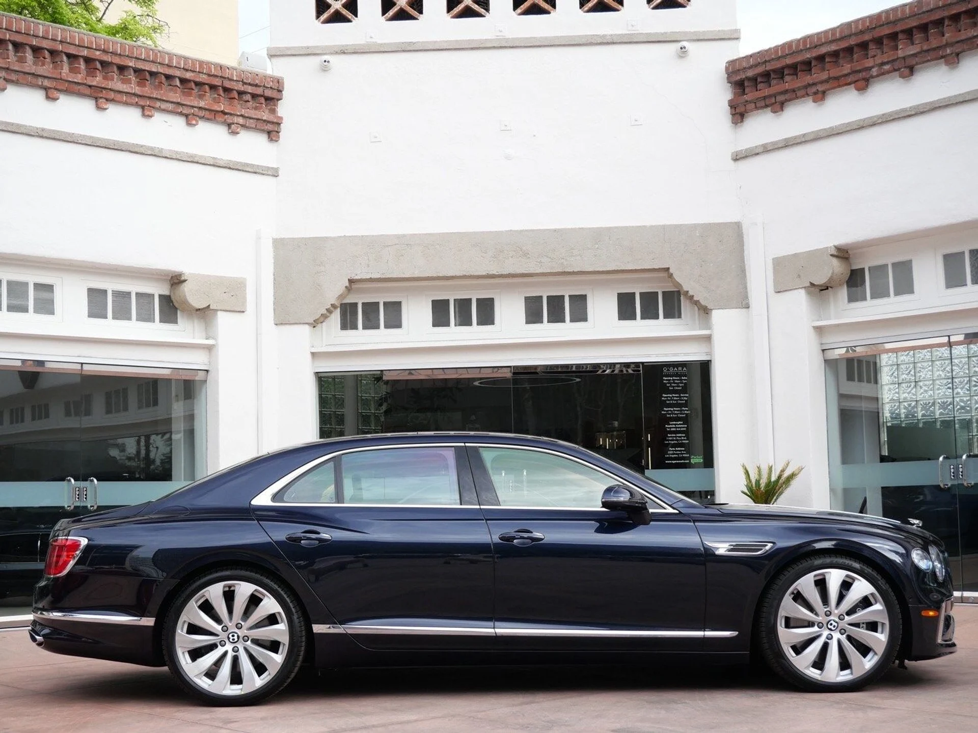 mph004_2864674884_d0f5c5adedd0a4e90424086a2da2e0e8x_e34ee16579