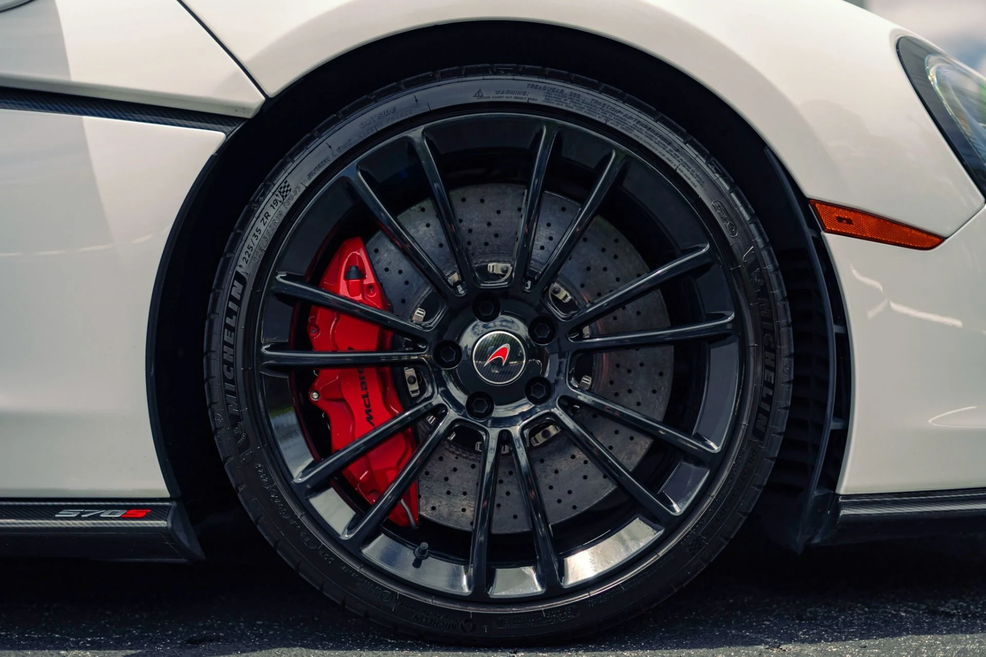 mph004_2870463138_Used_2016_Mc_Laren_570_S_w_a_236_K_MSRP_LOADED_w_MSO_Carbon_Options_1776279753_0292f2f0d1