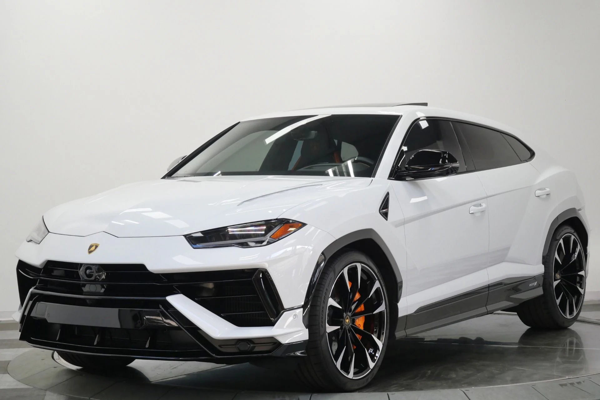 mph004_2871761683_Used_2023_Lamborghini_Urus_S_Very_Low_Miles_657_Horsepower_Bang_and_Olufsen_Audio_1781208380_4730eadacb