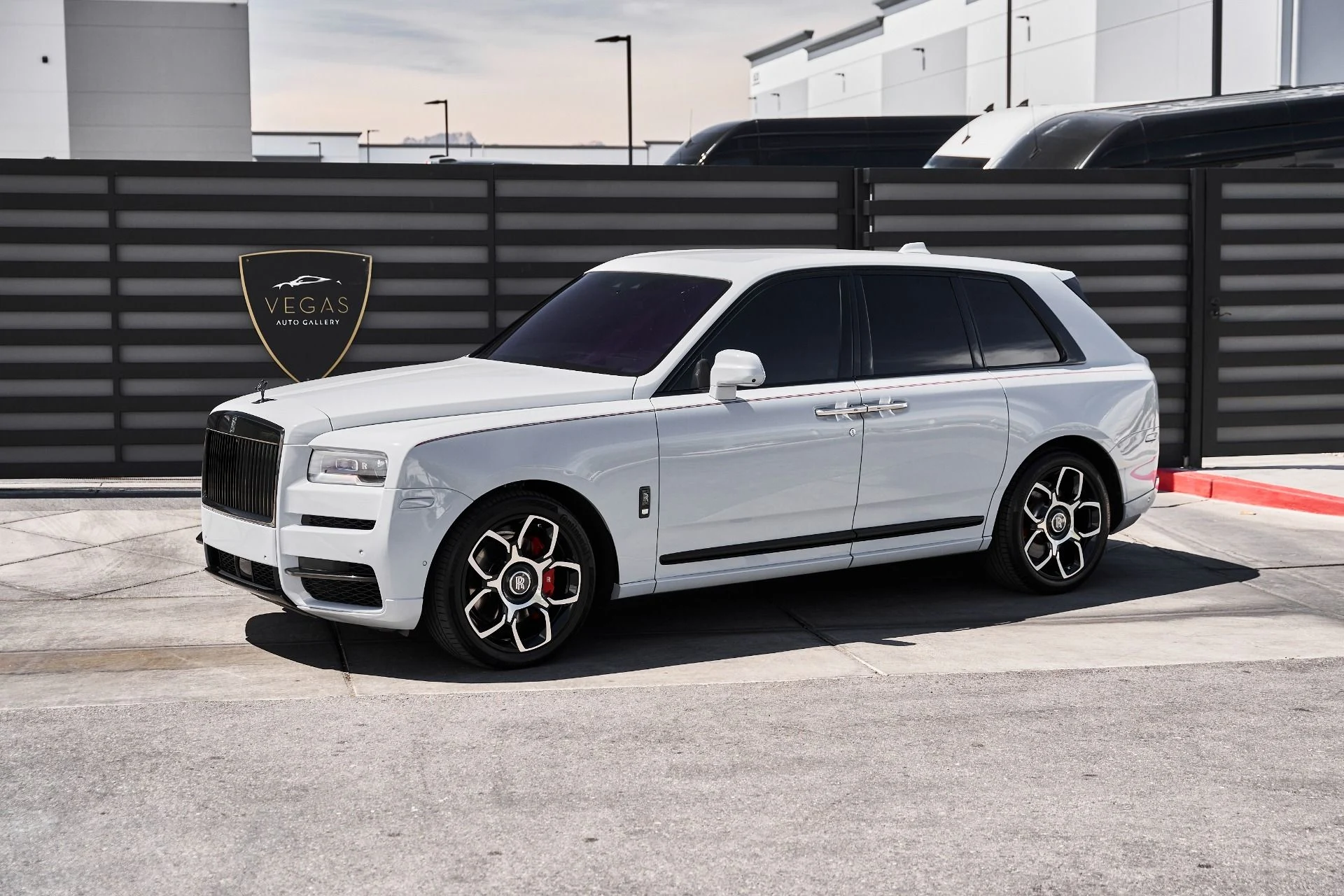 mph004_2876933278_Used_2024_Rolls_Royce_Cullinan_Black_Badge_1775870936_01d70ddce5