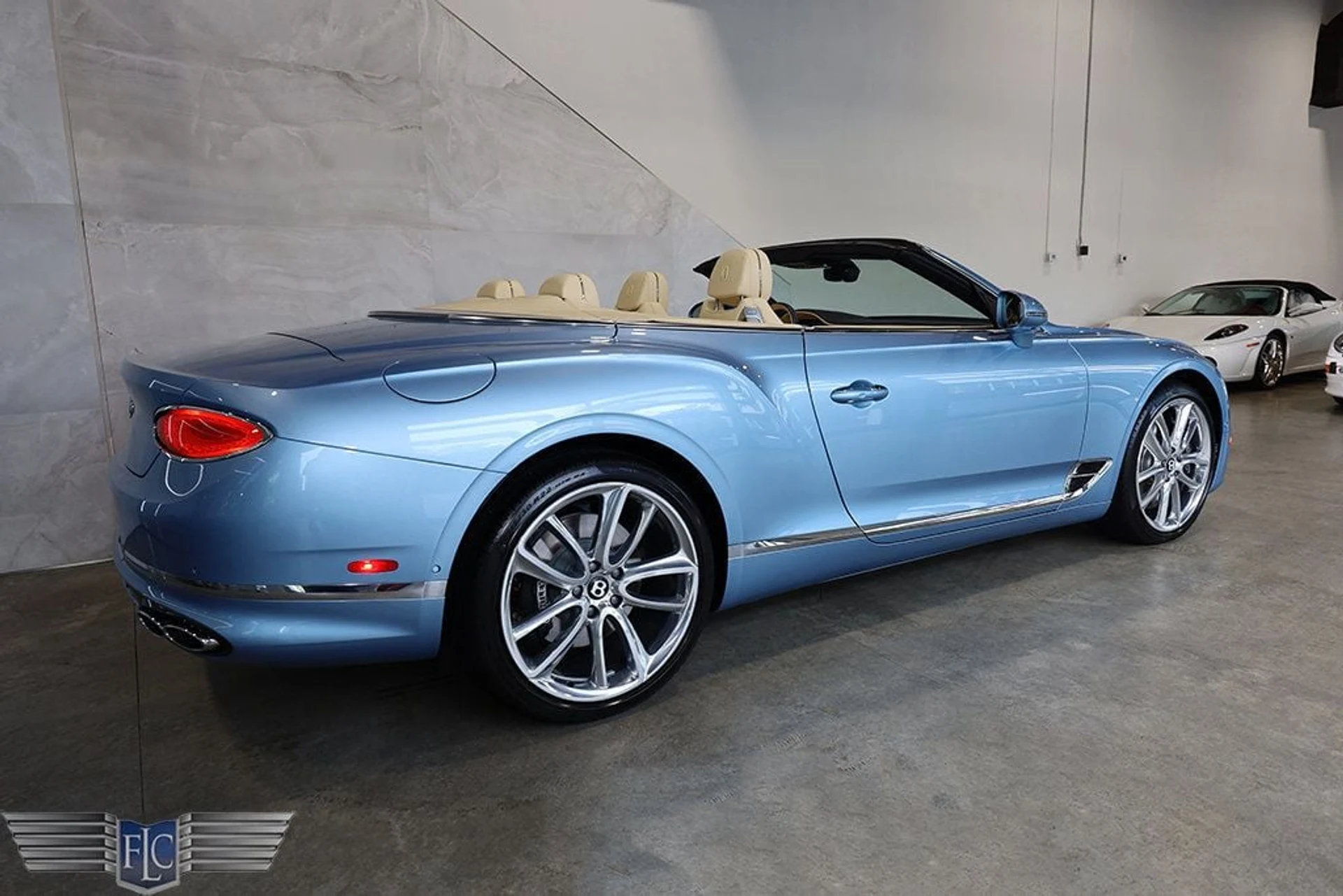 mph004_2879951736_used_2022_bentley_continental_gtcv8mullinerconvertible_9689_22873557_5_1024_7f51523080