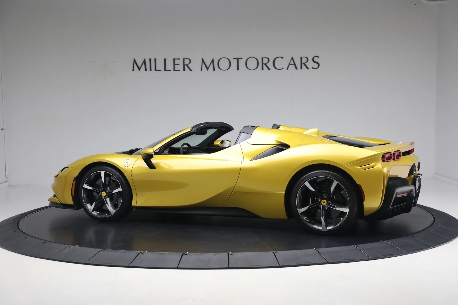 mph004_2884070999_Used_2024_Ferrari_SF_90_Spider_cdf15e6286