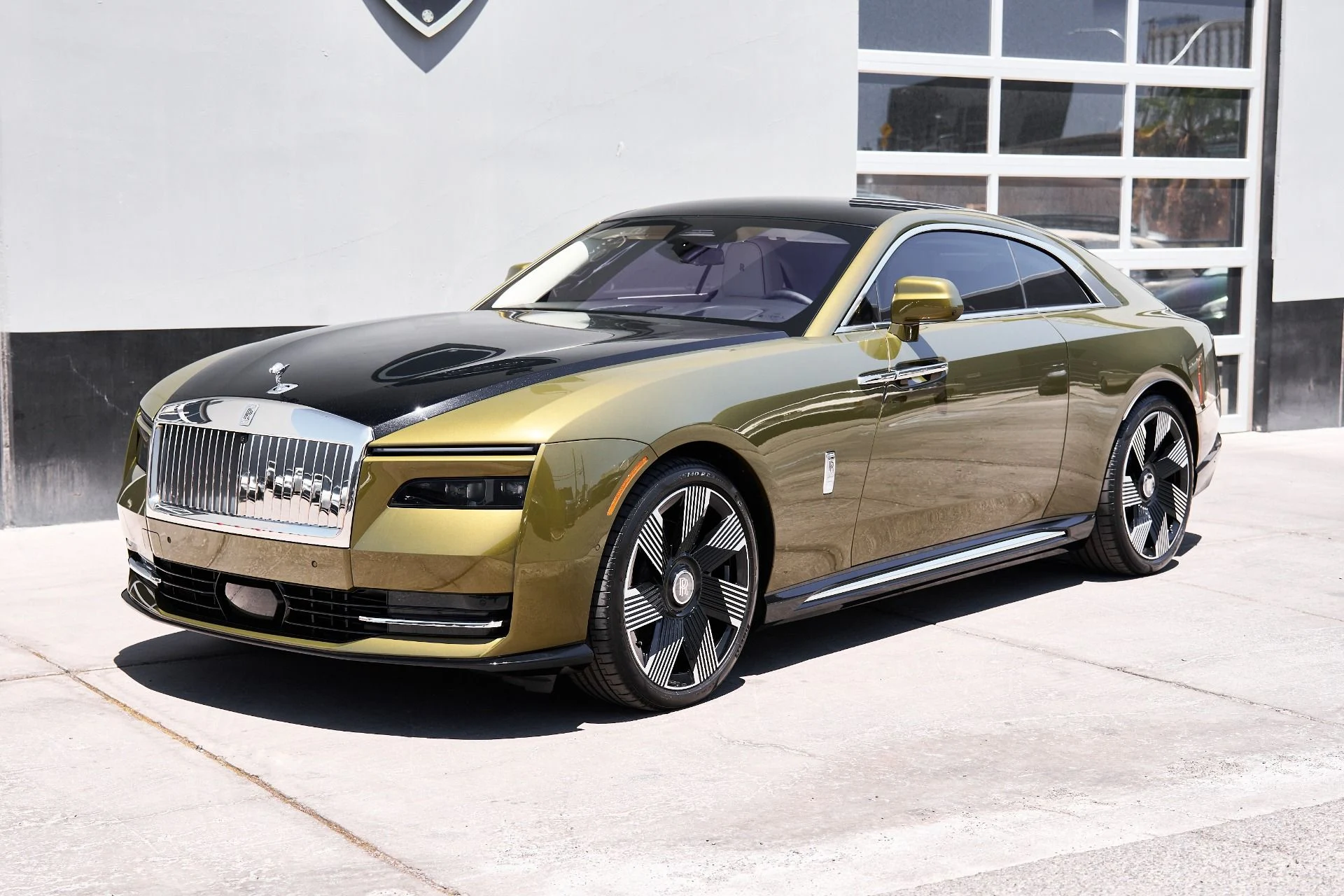 mph004_2891864896_Used_2024_Rolls_Royce_Spectre_1753235106_1b8583b309