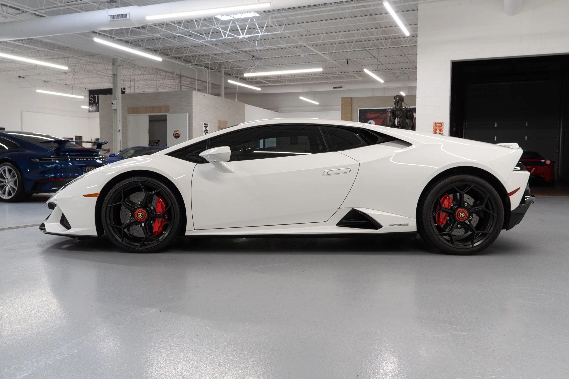 mph004_2897424955_Used_2020_Lamborghini_Huracan_EVO_1763065958_2917735075