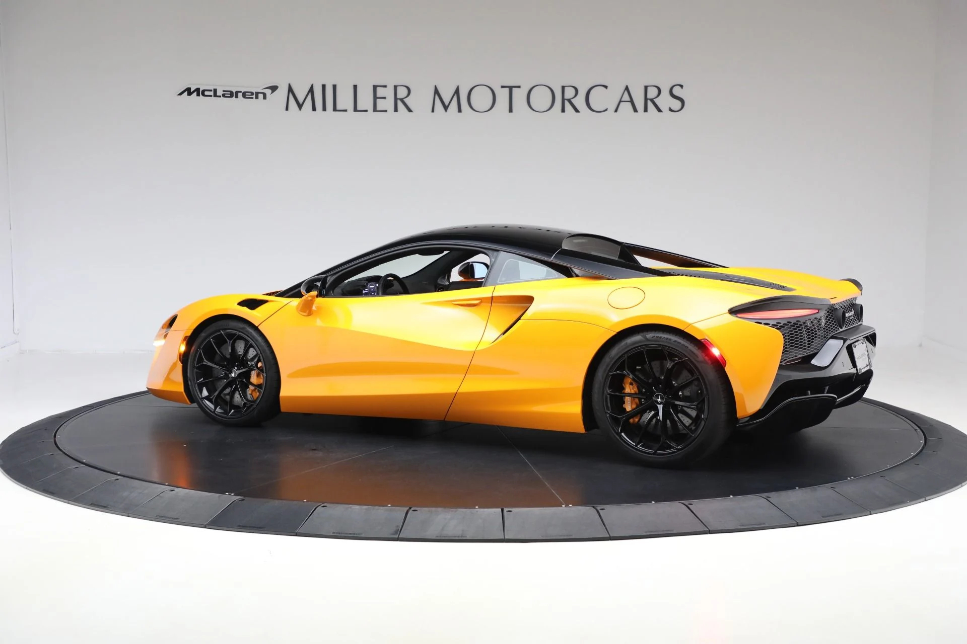 mph004_289831045_Used_2024_Mc_Laren_Artura_Tech_Lux_d973dcb6d9