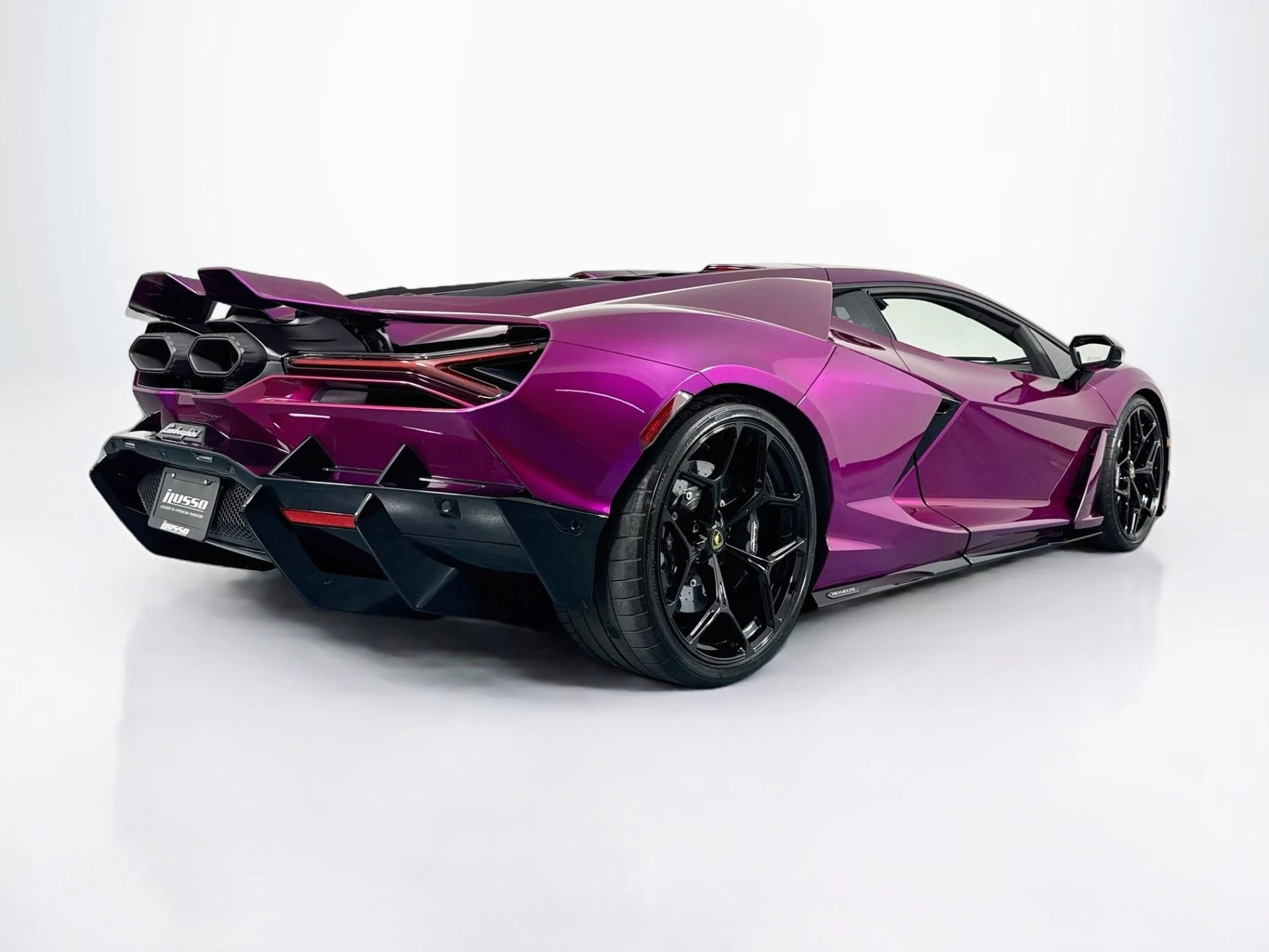 mph004_2905987161_Used_2024_Lamborghini_Revuelto_1787336689_1c32c7d3f5
