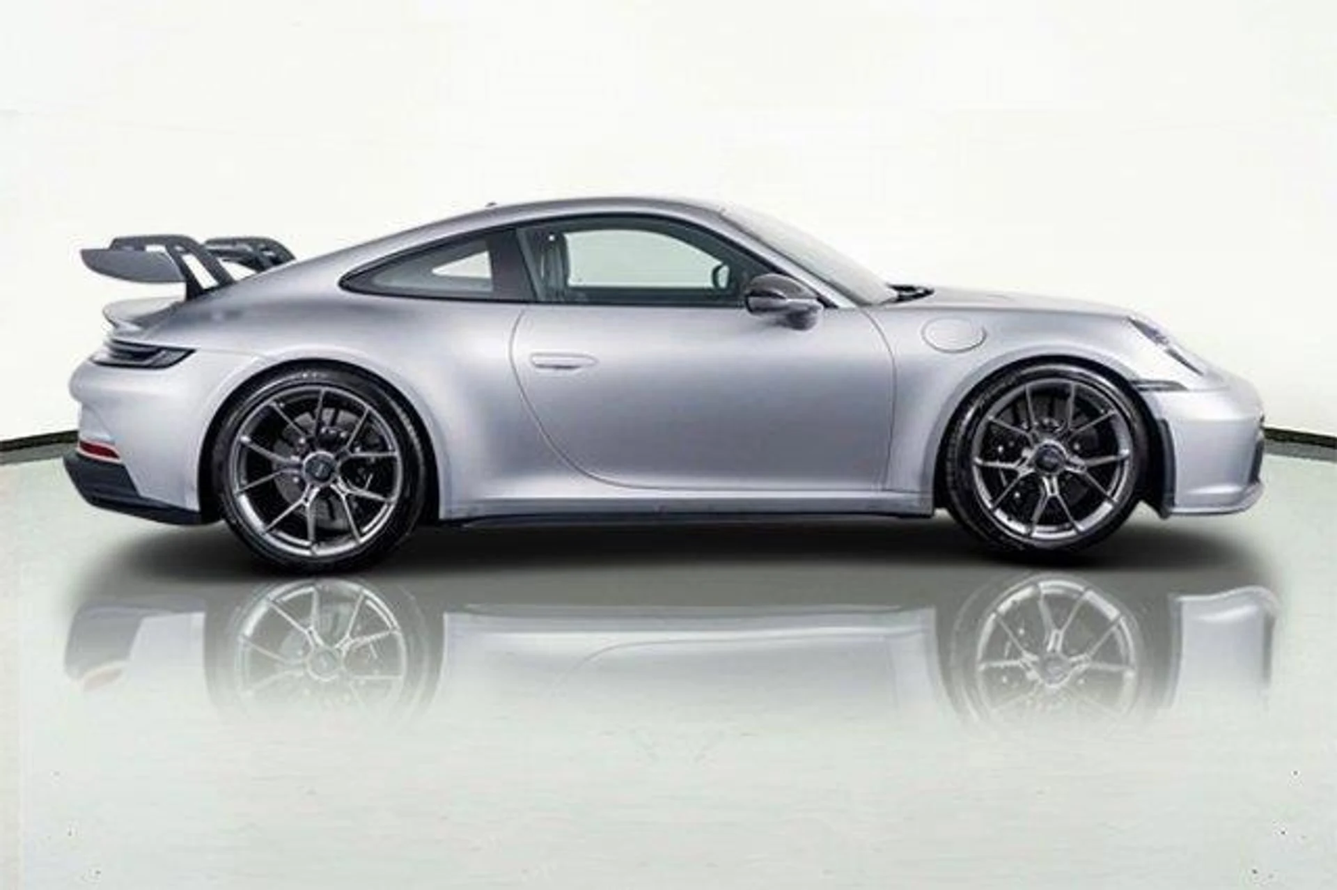 mph004_2913129379_xx8_Z5_Bt_GE_Qyjk_E_V1_q6uox0_z_E_d819afbf75