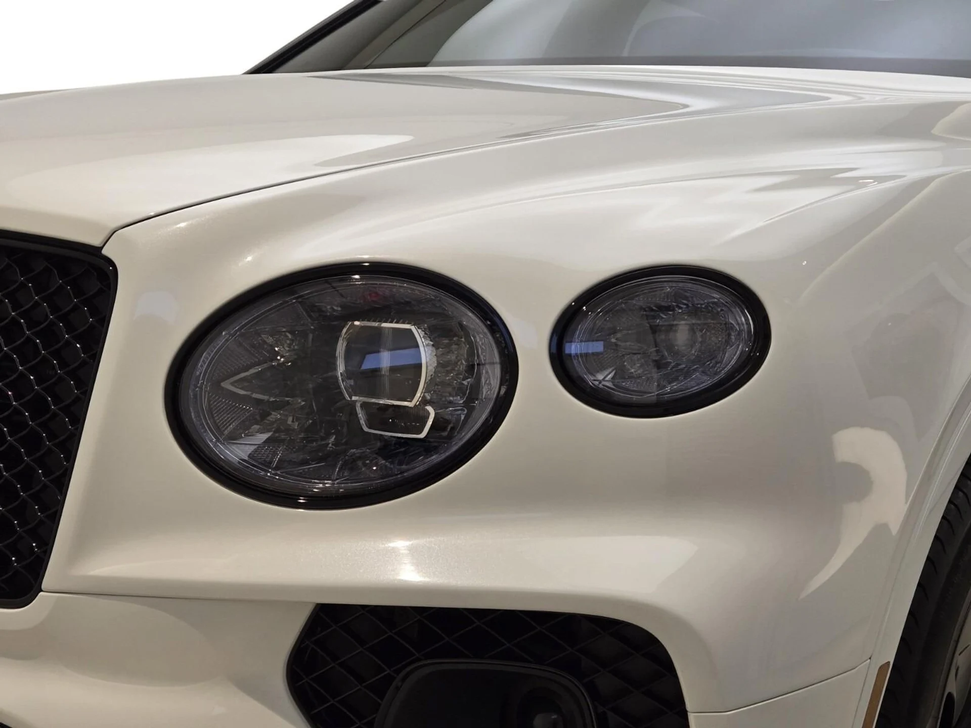 mph004_2913750713_Used_2023_Bentley_Bentayga_Speed_1760684198_5ff76764c1