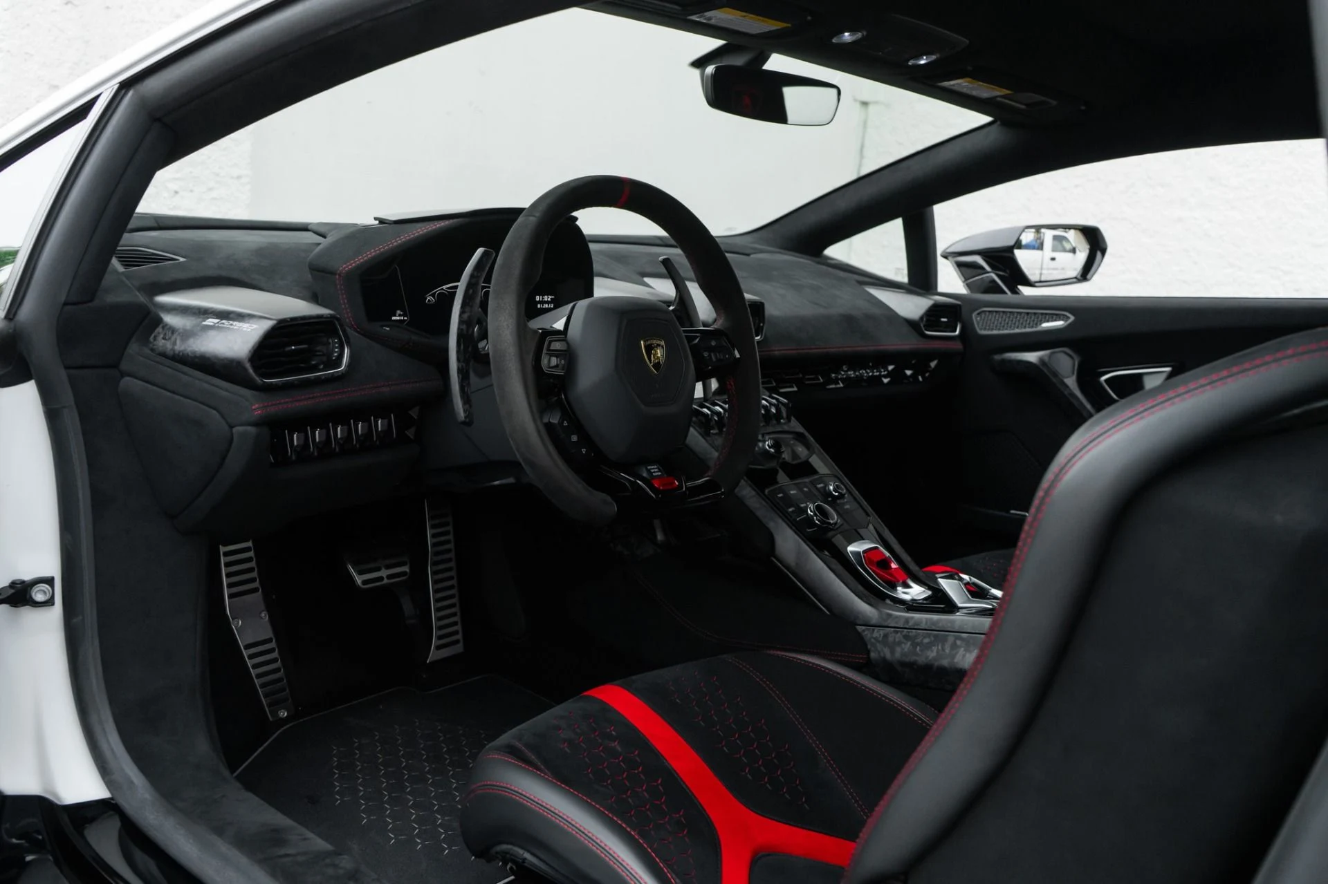 mph004_2916061732_Used_2018_Lamborghini_Huracan_LP_640_4_Performante_1784069470_5f1eea0240