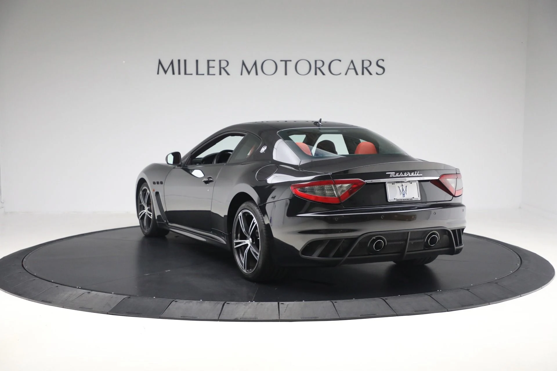 mph004_2927525924_Used_2015_Maserati_Gran_Turismo_MC_1760545652_2c6900a196