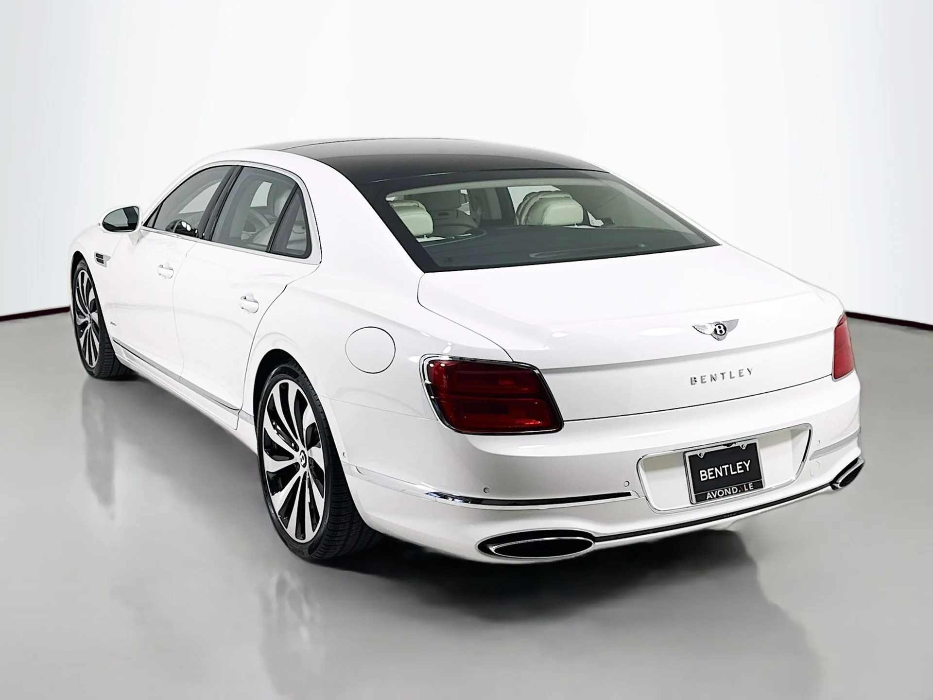 mph004_2927712831_f2c1ec50bd9344169c427f03a4f74f2bx_cde31e4098