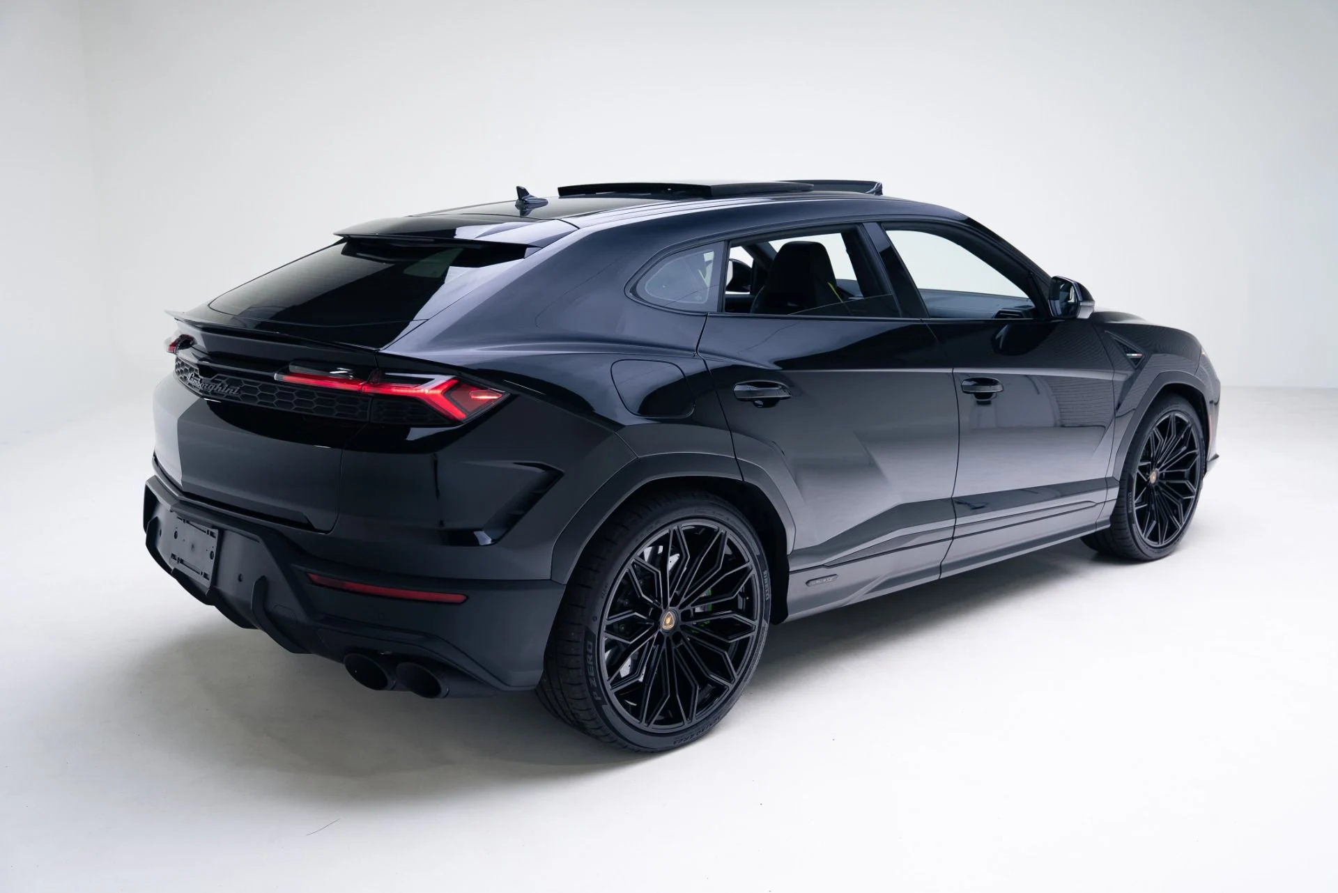 mph004_2937894105_Used_2025_Lamborghini_Urus_SE_1767912107_0e111d3467