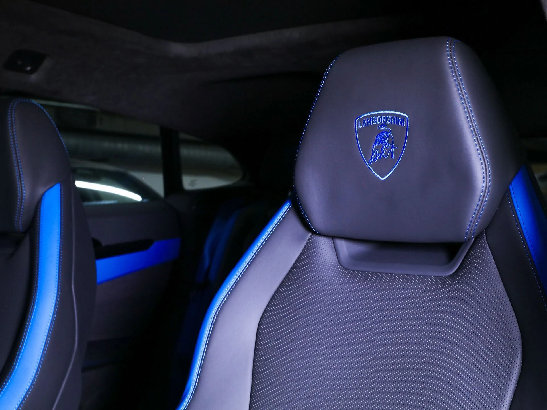 mph004_2944099086_New_2025_Lamborghini_Urus_SE_1760068344_cc2e92ff41