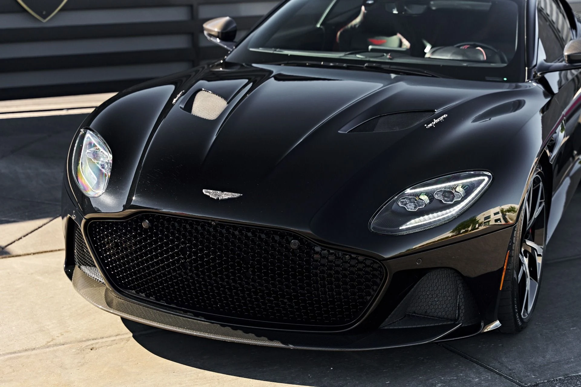 mph004_2948709636_Used_2019_Aston_Martin_DBS_Superleggera_1791337383_fa938c32bd