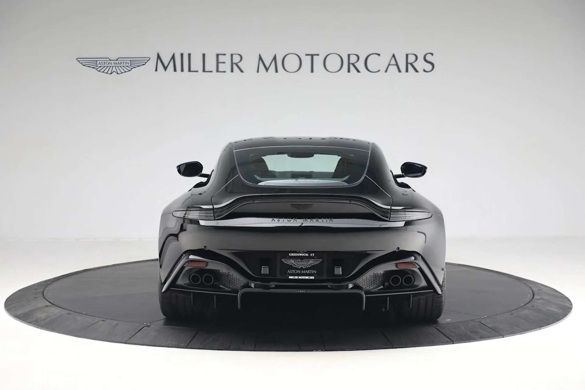 mph004_2949763492_Used_2023_Aston_Martin_Vantage_V8_959de1fb2f