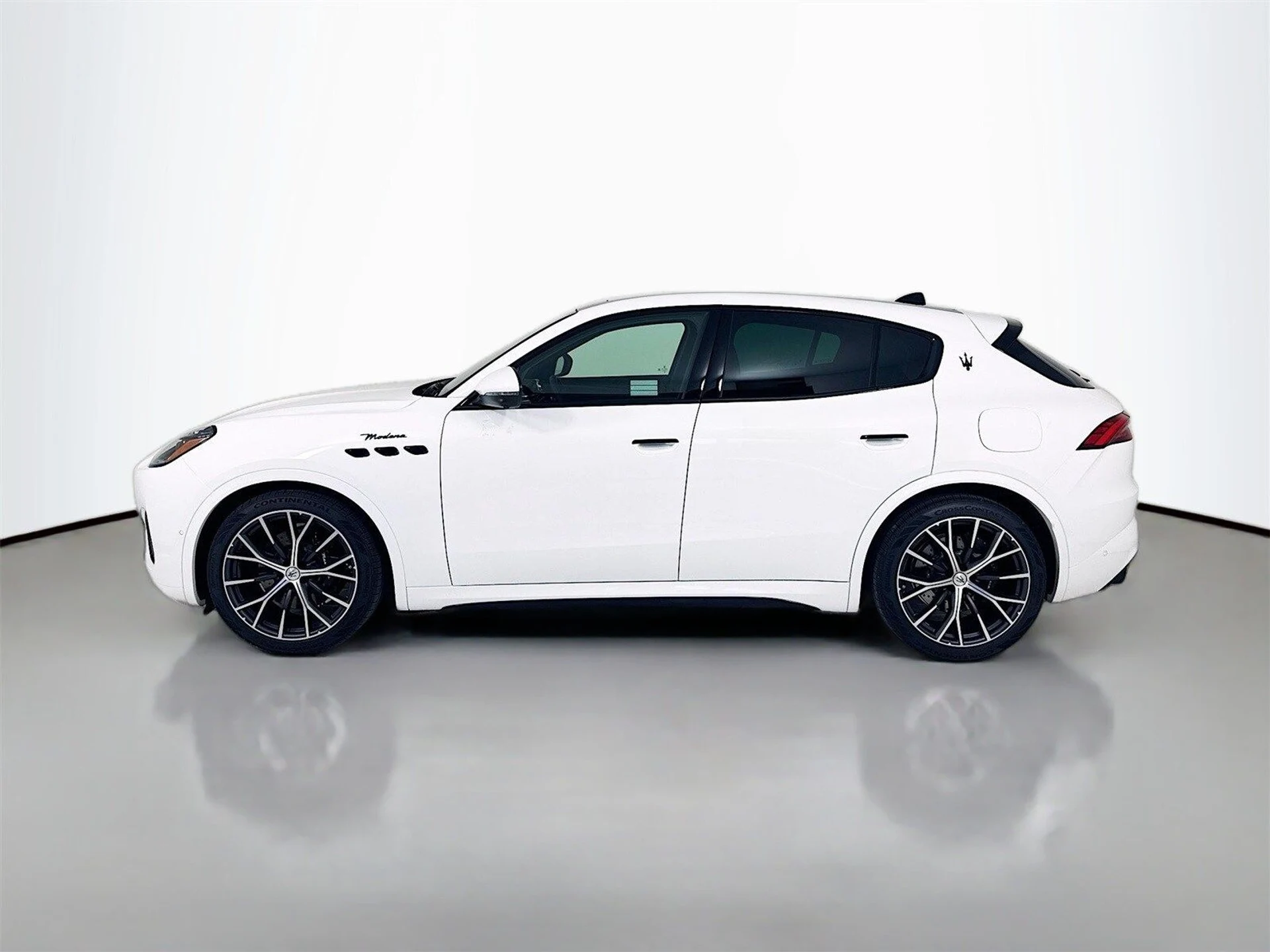 mph004_2958800017_e9d92de0c075eab5819a3c9f73eeac35x_bccd794654