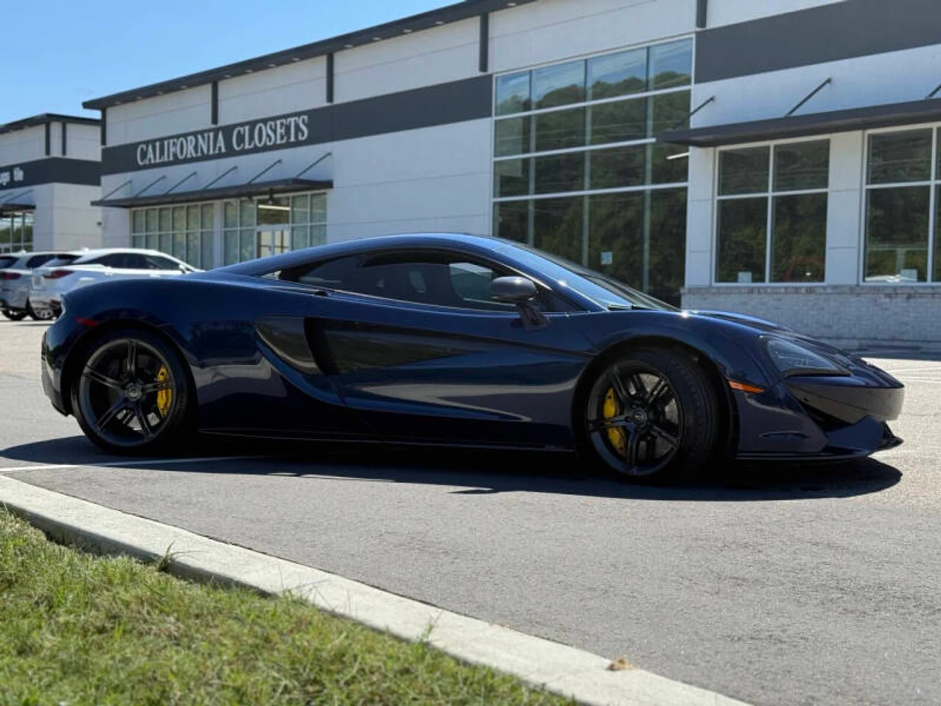 mph004_2959161560_2016_mclaren_570s_base_2dr_coupe_7745d341a1