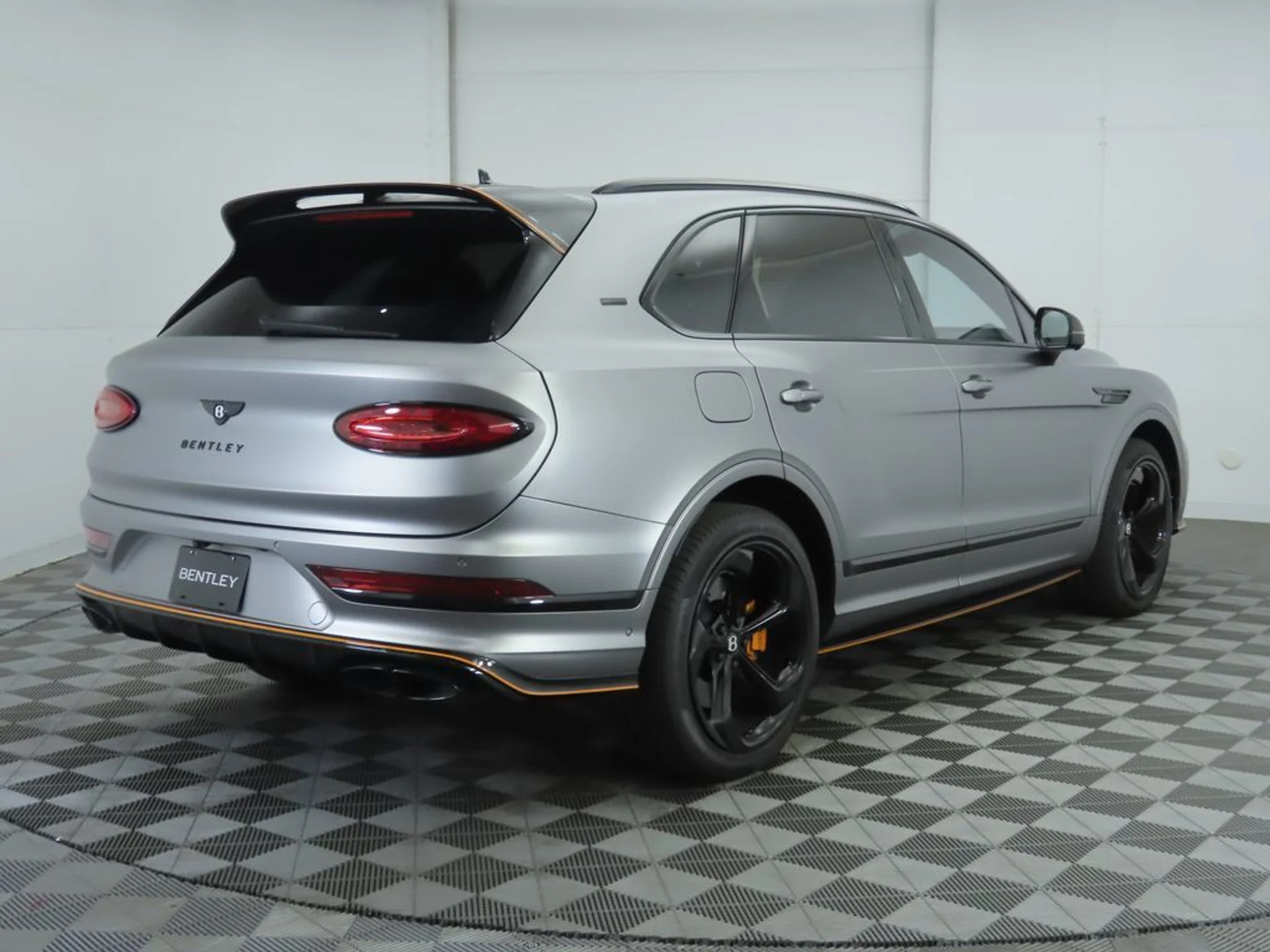 mph004_2959184329_used_2024_bentley_bentayga_v8awd_8119_22892488_5_1024_b9b25cb16c