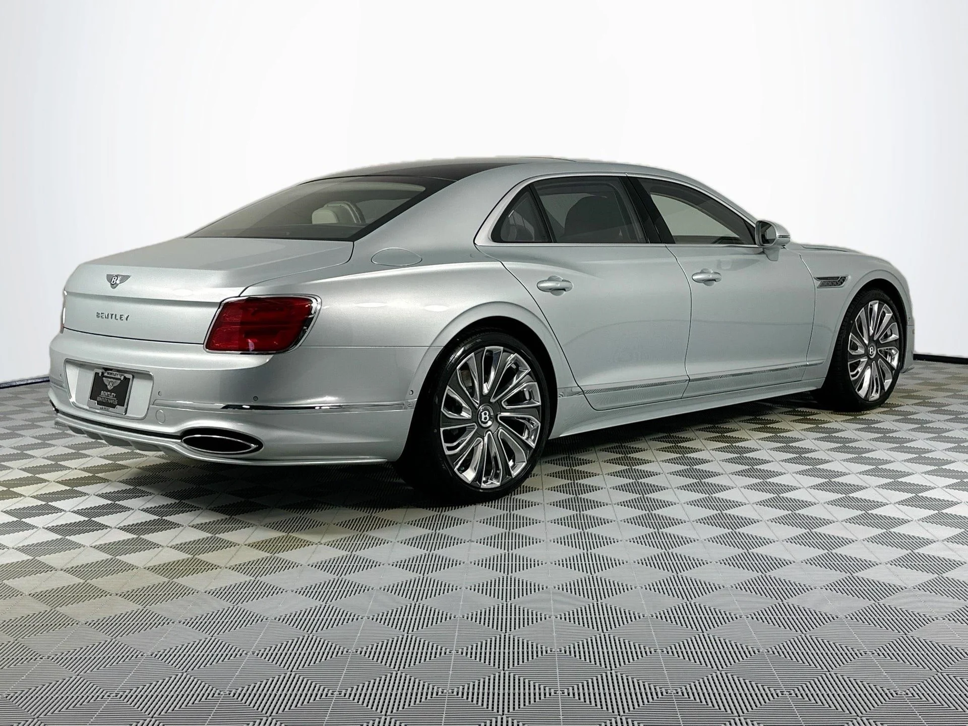 mph004_2963139470_5_077ec3feeb