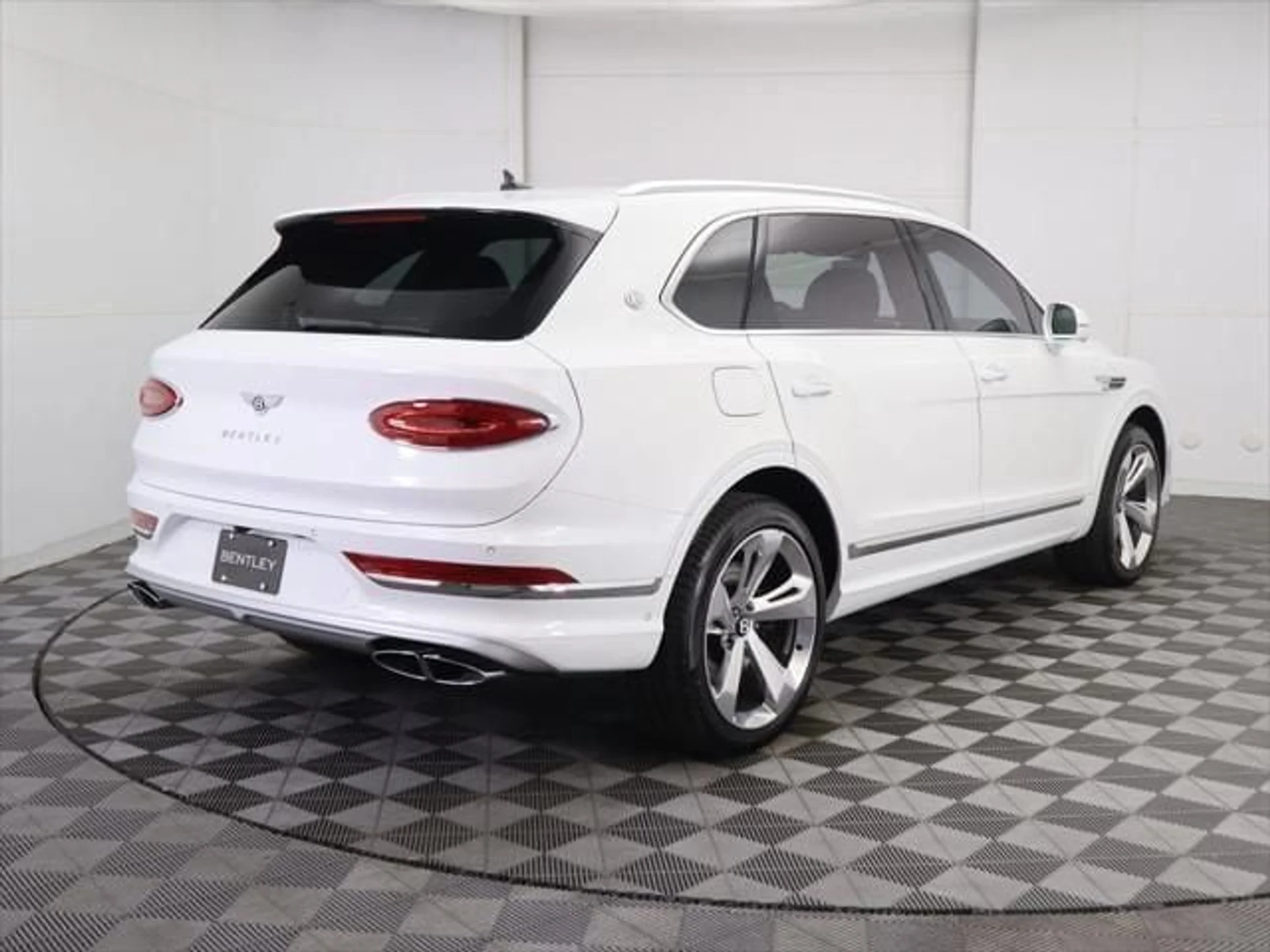 mph004_2969315210_new_2025_bentley_bentayga_ewb_v8awd_8119_22910191_5_640_d4186474c7