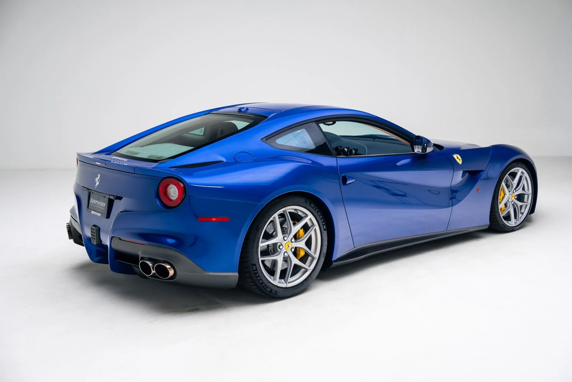 mph004_2974329322_Used_2016_Ferrari_F12berlinetta_1784927197_532866d757