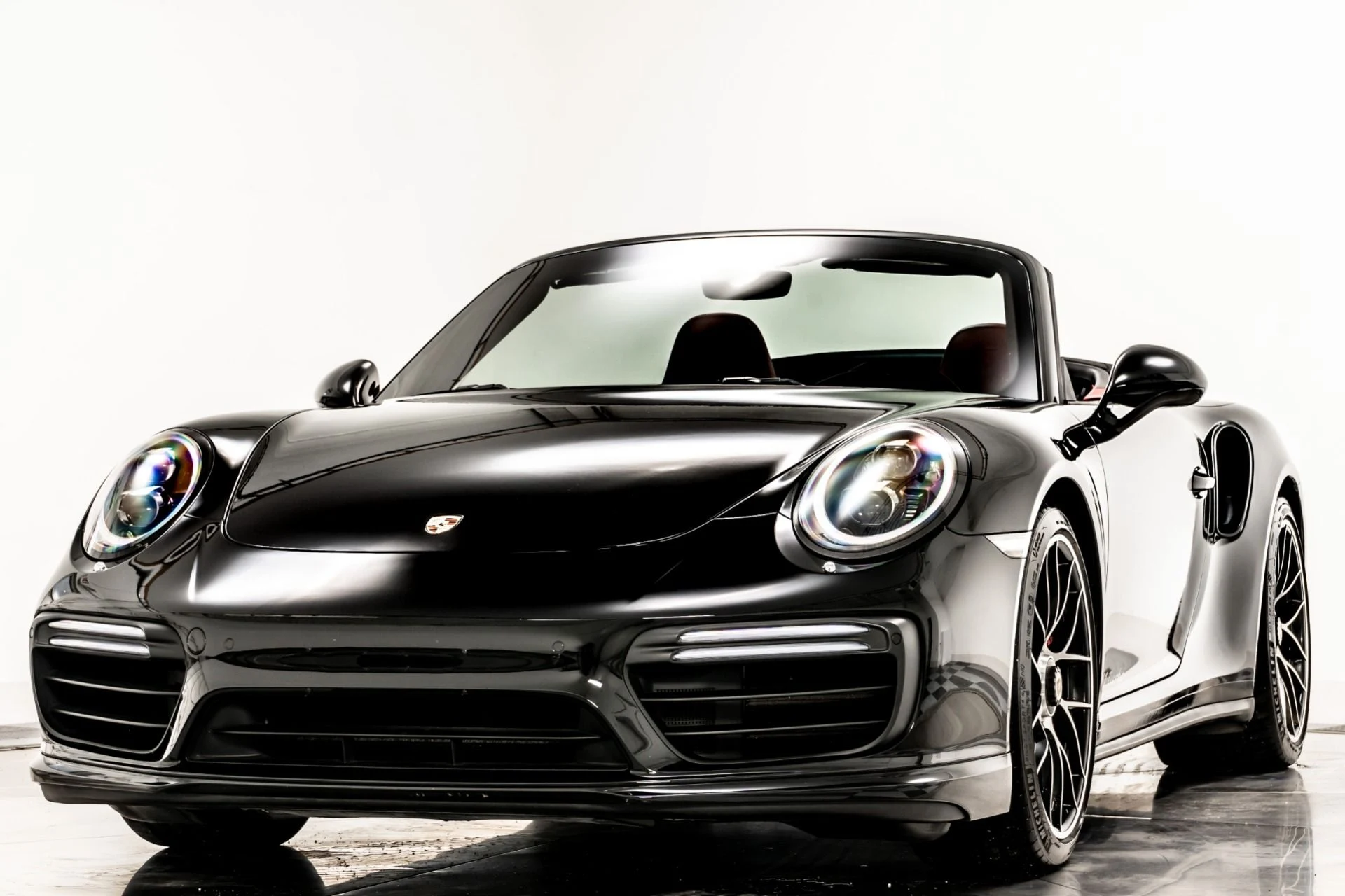 mph004_2977323414_Used_2018_Porsche_911_Turbo_Cabriolet_Turbo_S_Wheels_Low_Miles_18_Way_Adaptive_Seats_1756226994_a65a9d75a9