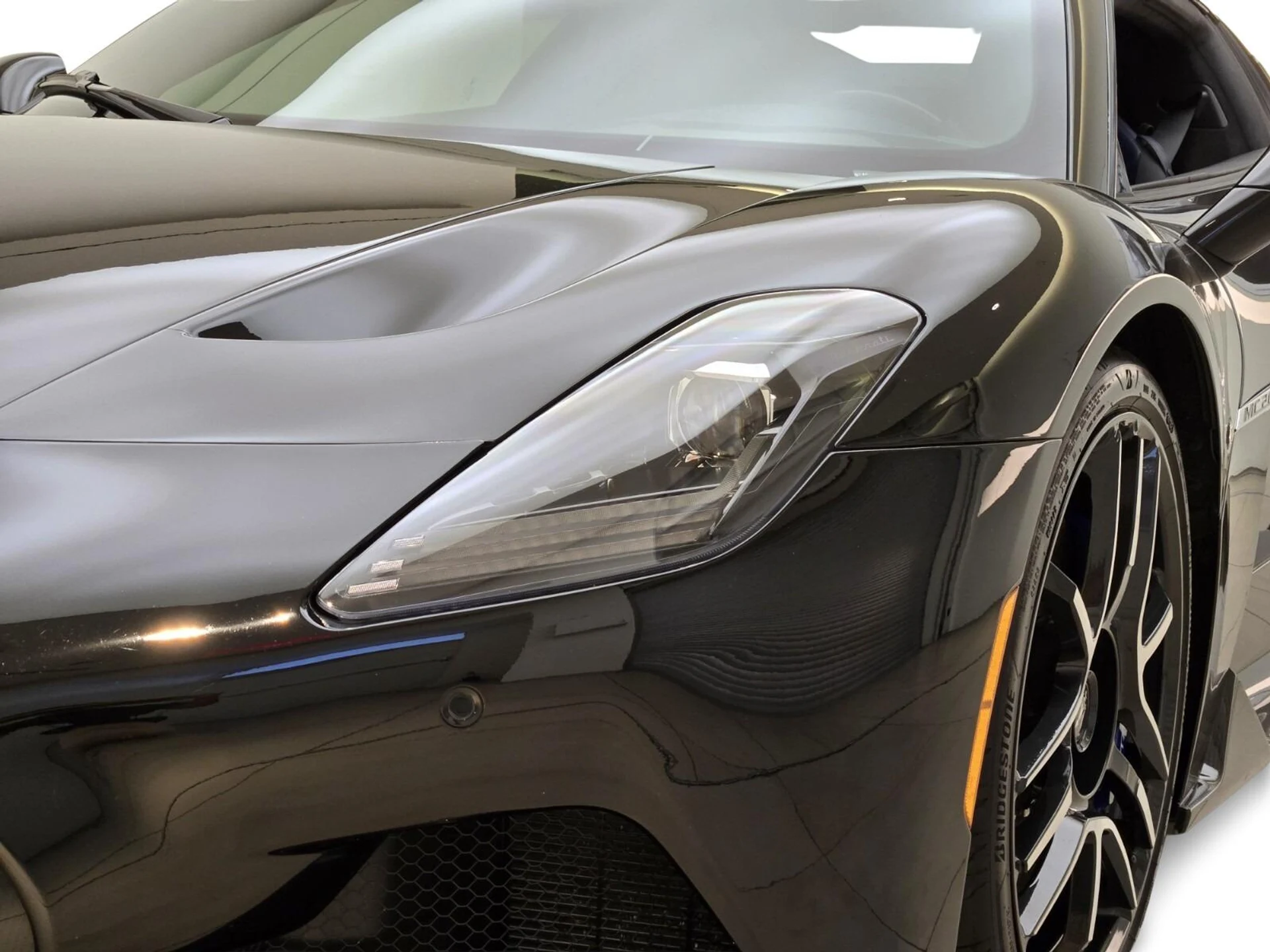 mph004_2994792089_Used_2023_Maserati_MC_20_1765868278_30698e25c5