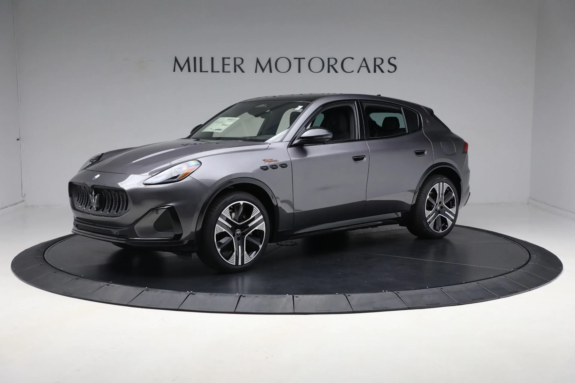 mph004_2997385872_New_2025_Maserati_Grecale_Folgore_f9c5acb052