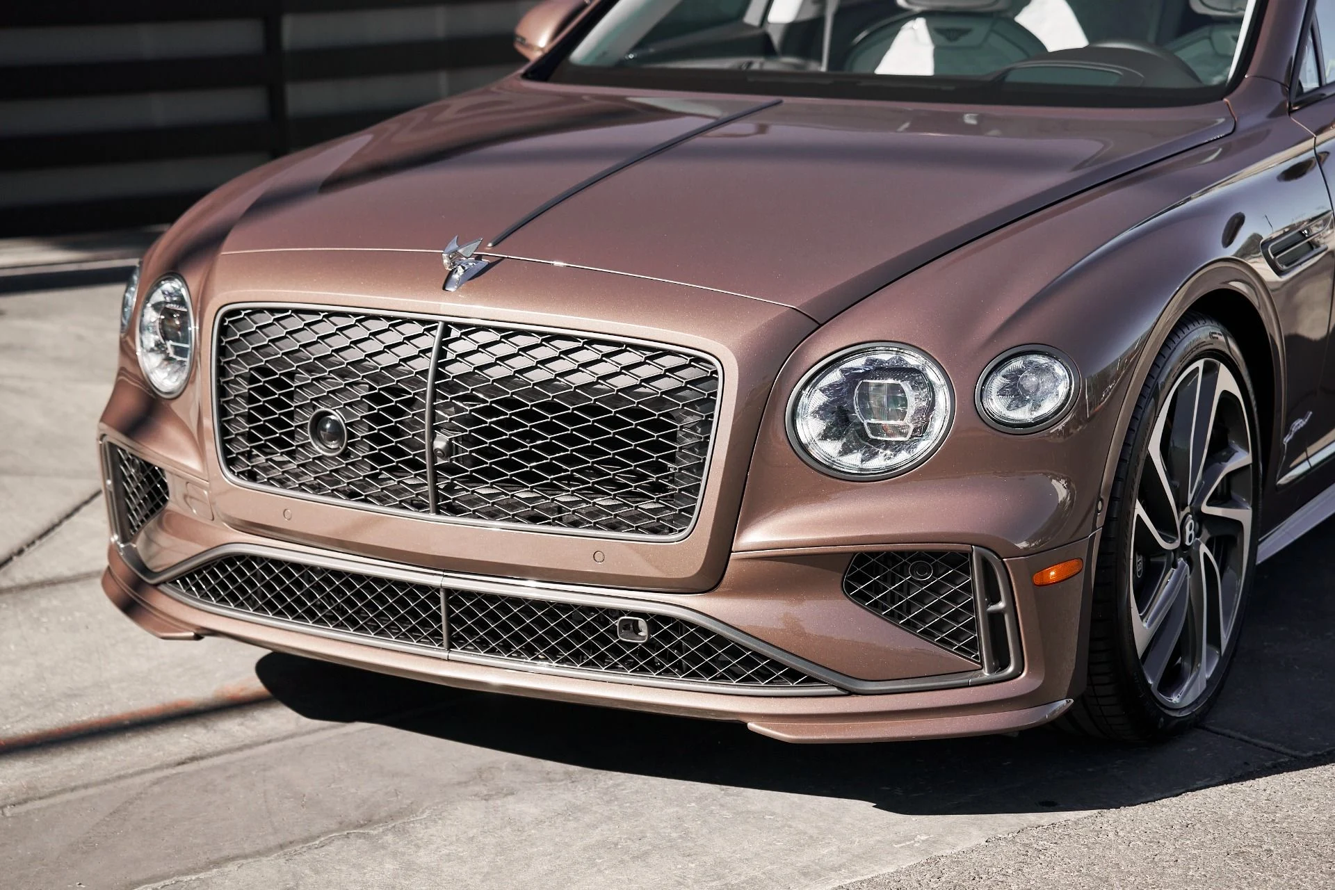 mph004_2998450215_Used_2025_Bentley_Flying_Spur_Speed_1762569162_b168305f6d