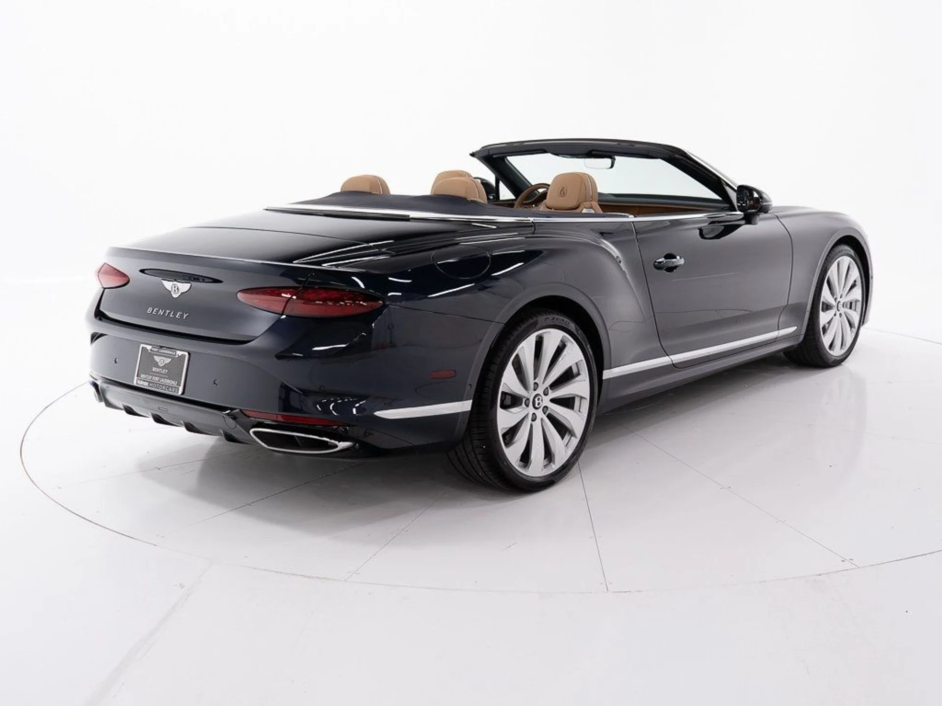 mph004_3024462305_812aba8828e68b8fc26635eff966e23b_0b44636a56