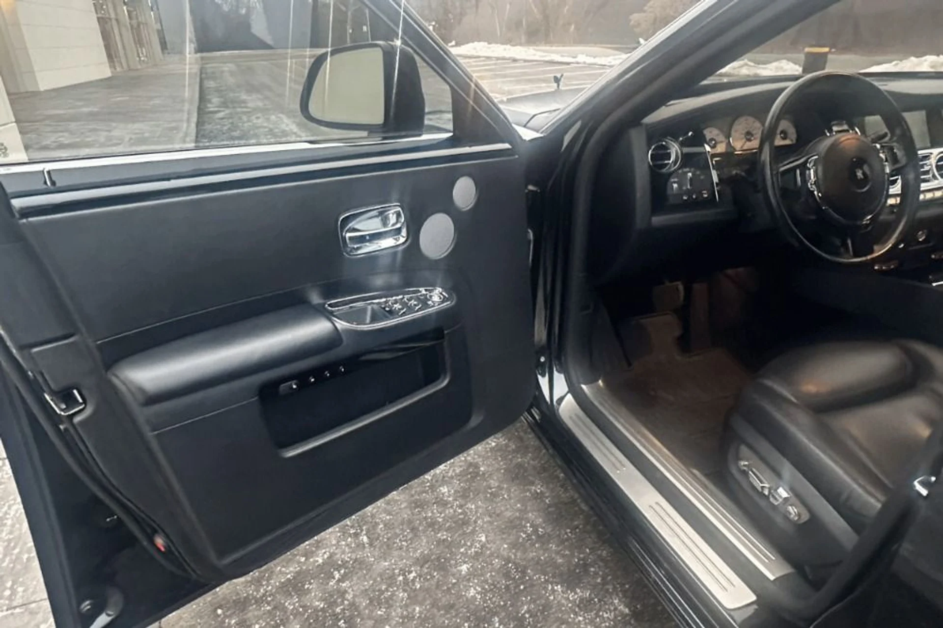 mph004_3028957072_Used_2015_Rolls_Royce_Ghost_EWB_Series_II_EWB_1767896570_3f9958acab