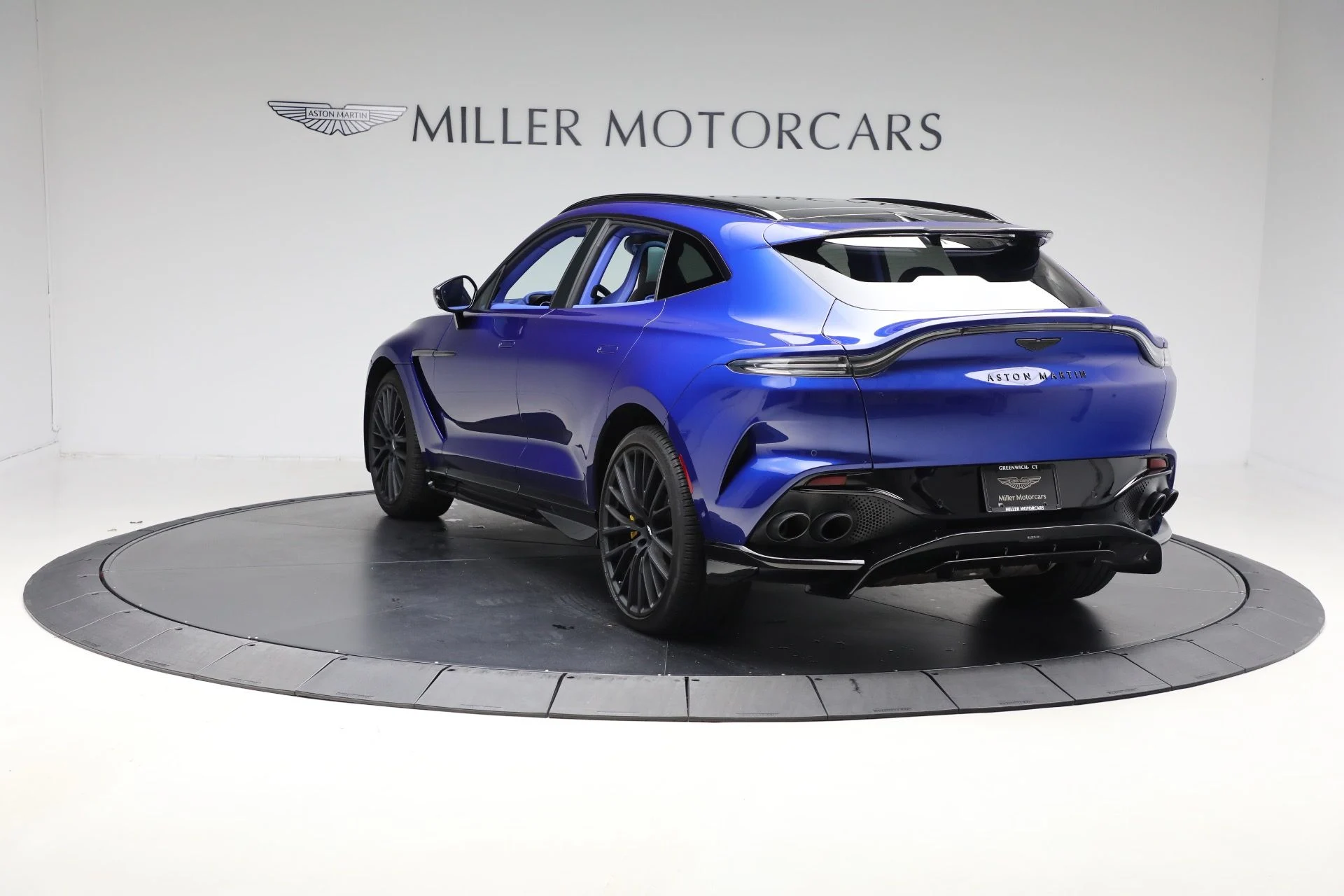 mph004_3029818625_Used_2024_Aston_Martin_DBX_707_1761409470_63e87e757a