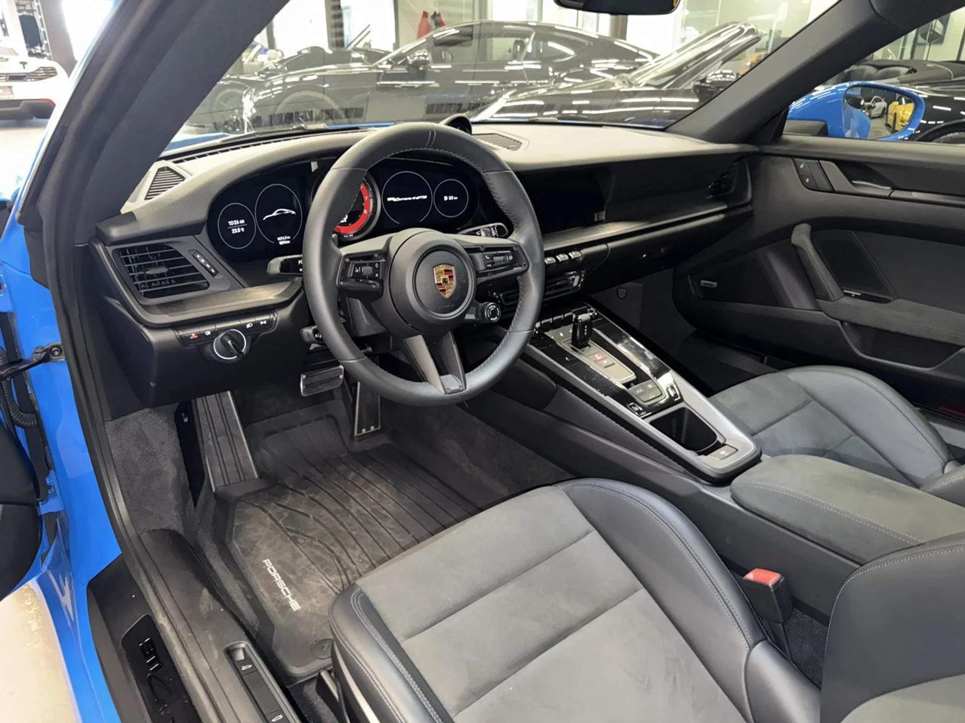 mph004_3033145835_porsche_911_2022_e9e734e26e