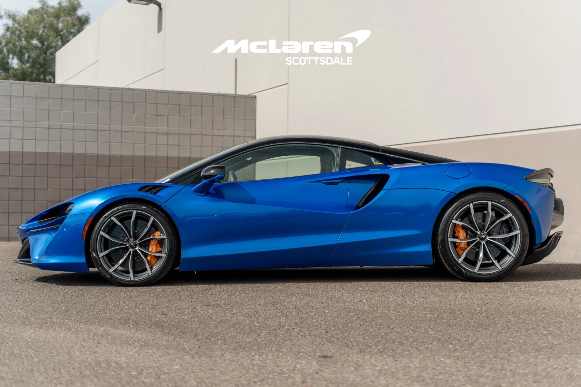 mph004_3033882845_Used_2023_MCLAREN_ARTURA_VISION_1771040558_5102a77985