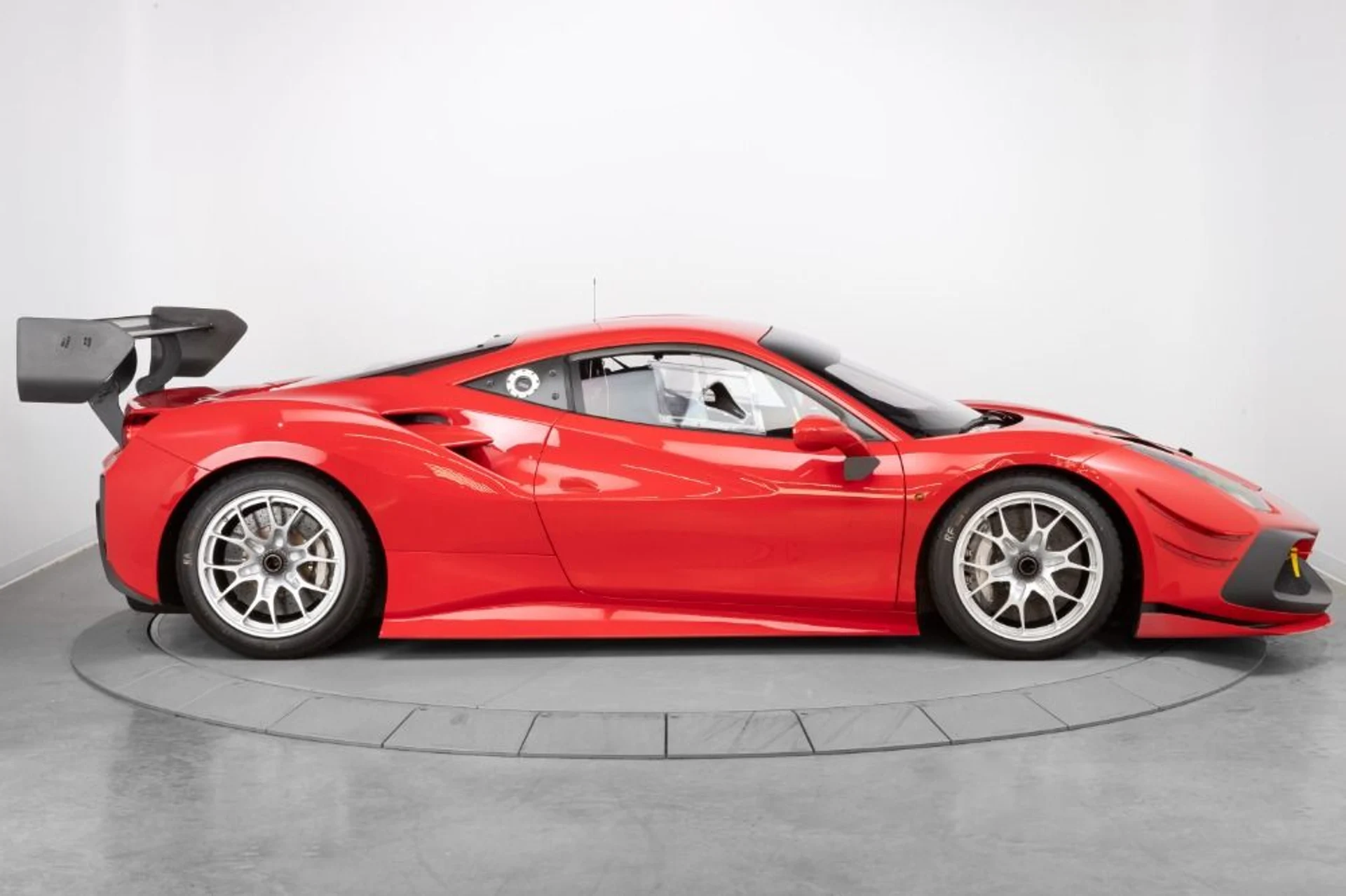 mph004_3042455605_Used_2022_Ferrari_488_Challenge_EVO_c9ea1bf183