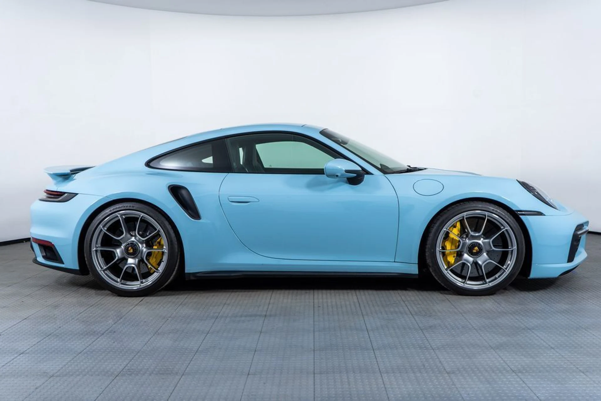 mph004_3046699511_5_26182736_695841eeb83c4_912020058b