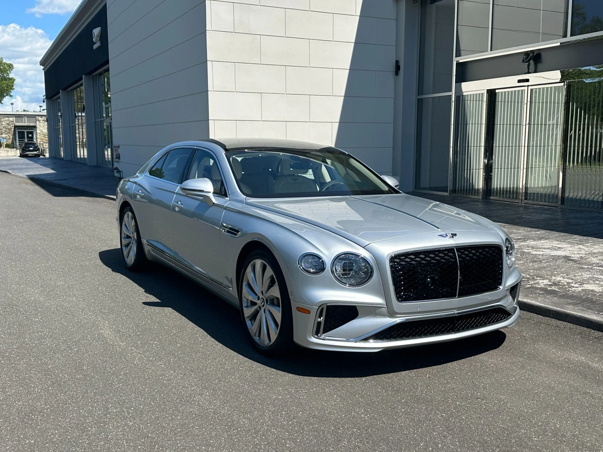 mph004_3048641401_Used_2026_Bentley_Flying_Spur_1784742207_1b02983ae0