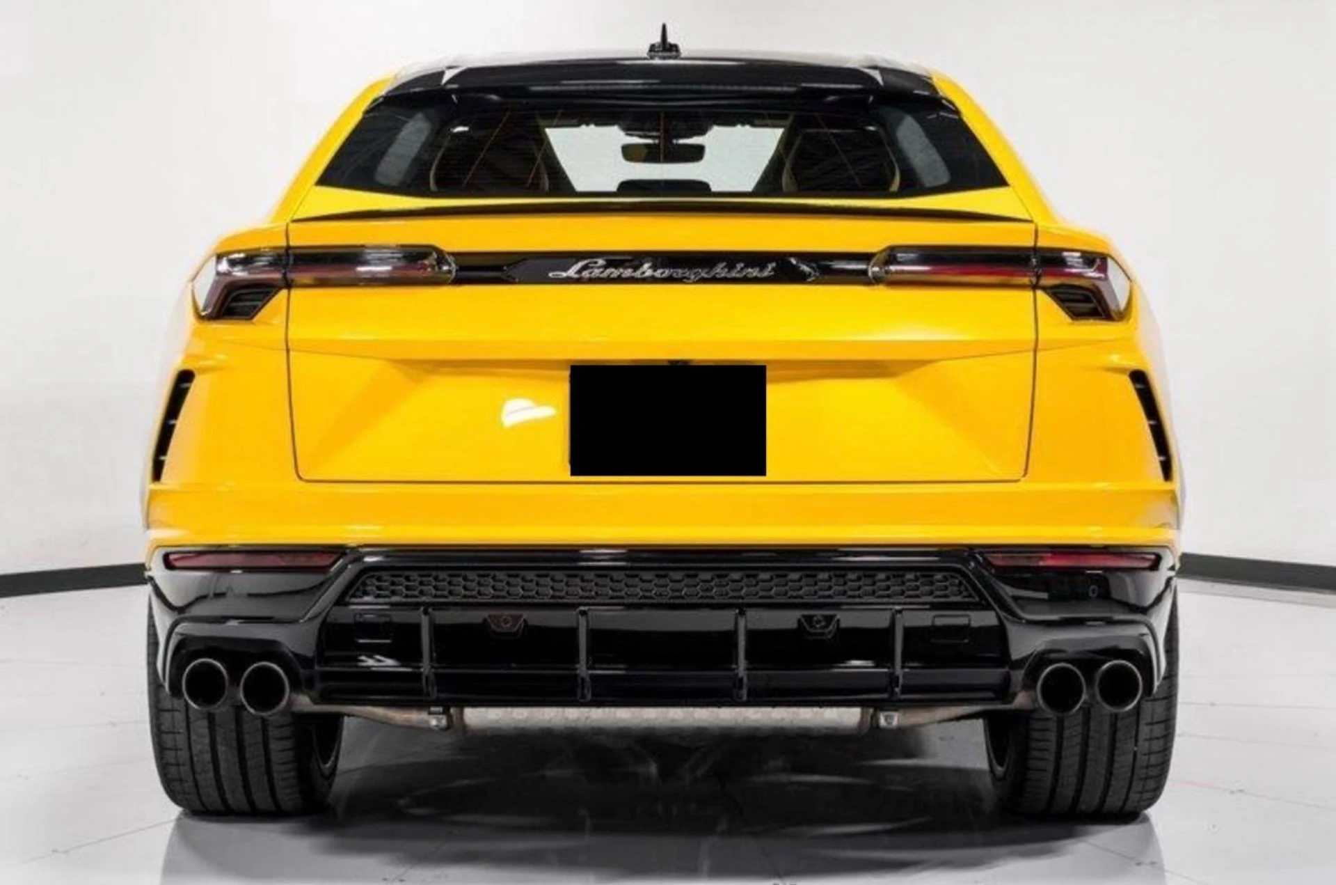 mph004_3051569888_Used_2021_Lamborghini_Urus_1769032739_e6953c6990